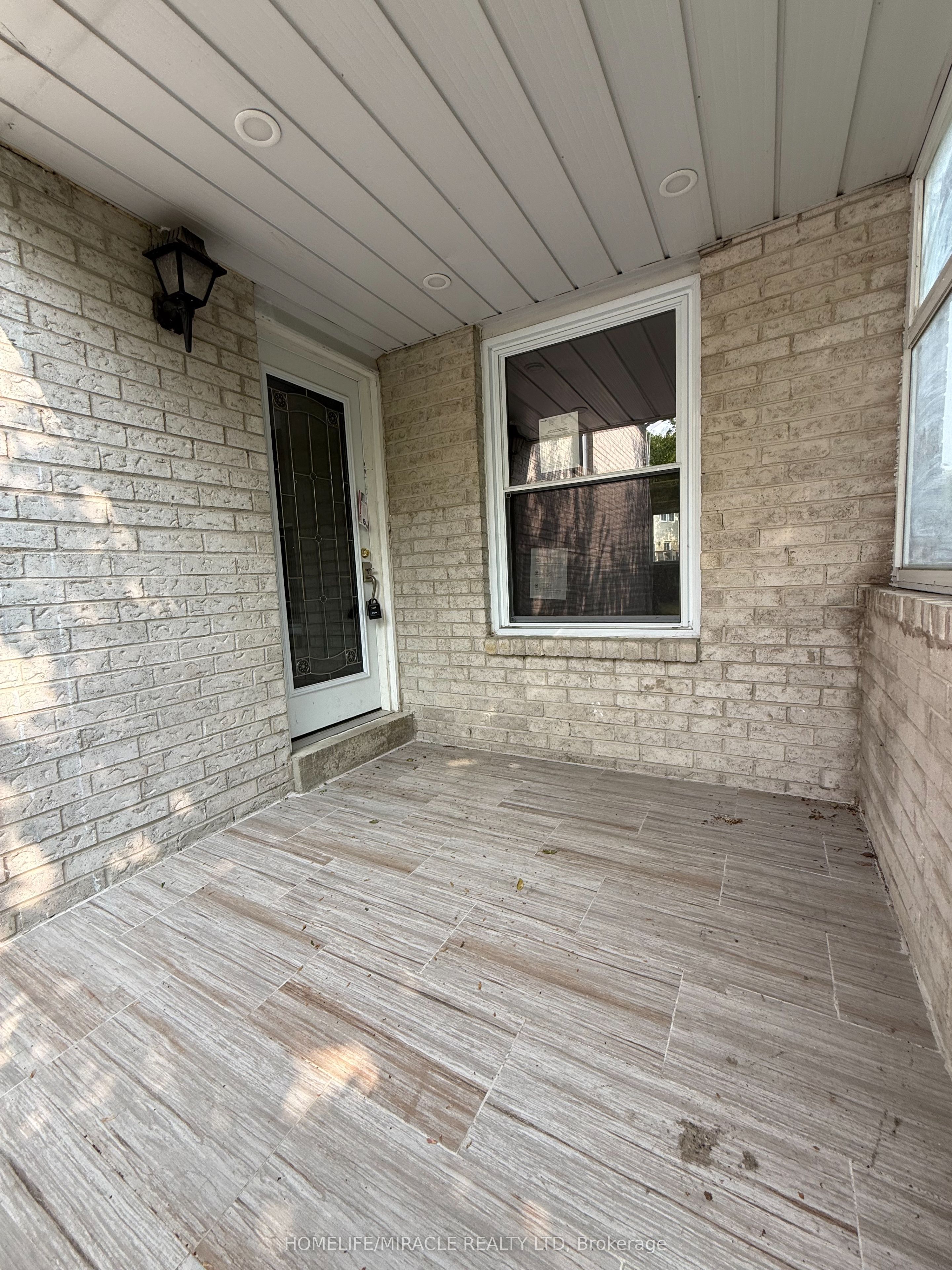 1620 McBrady Crescent