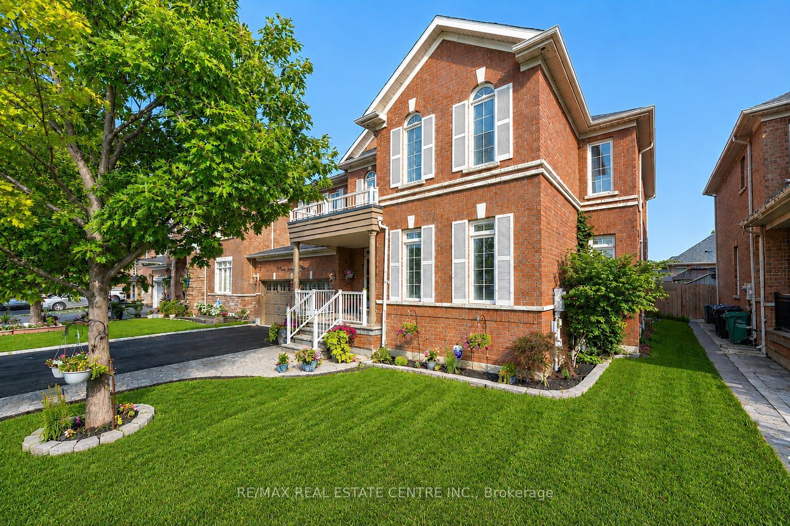 7 Prince Edward Boulevard