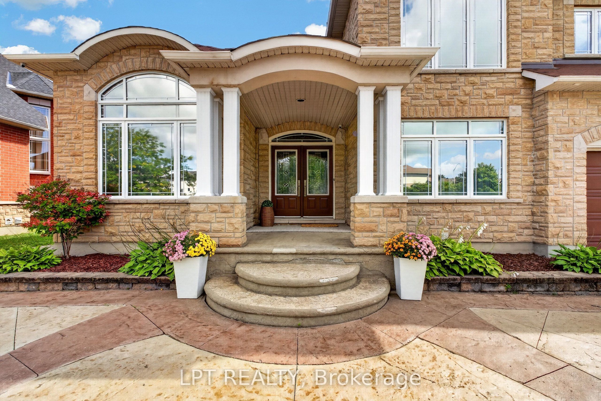 62 Tradewinds Drive