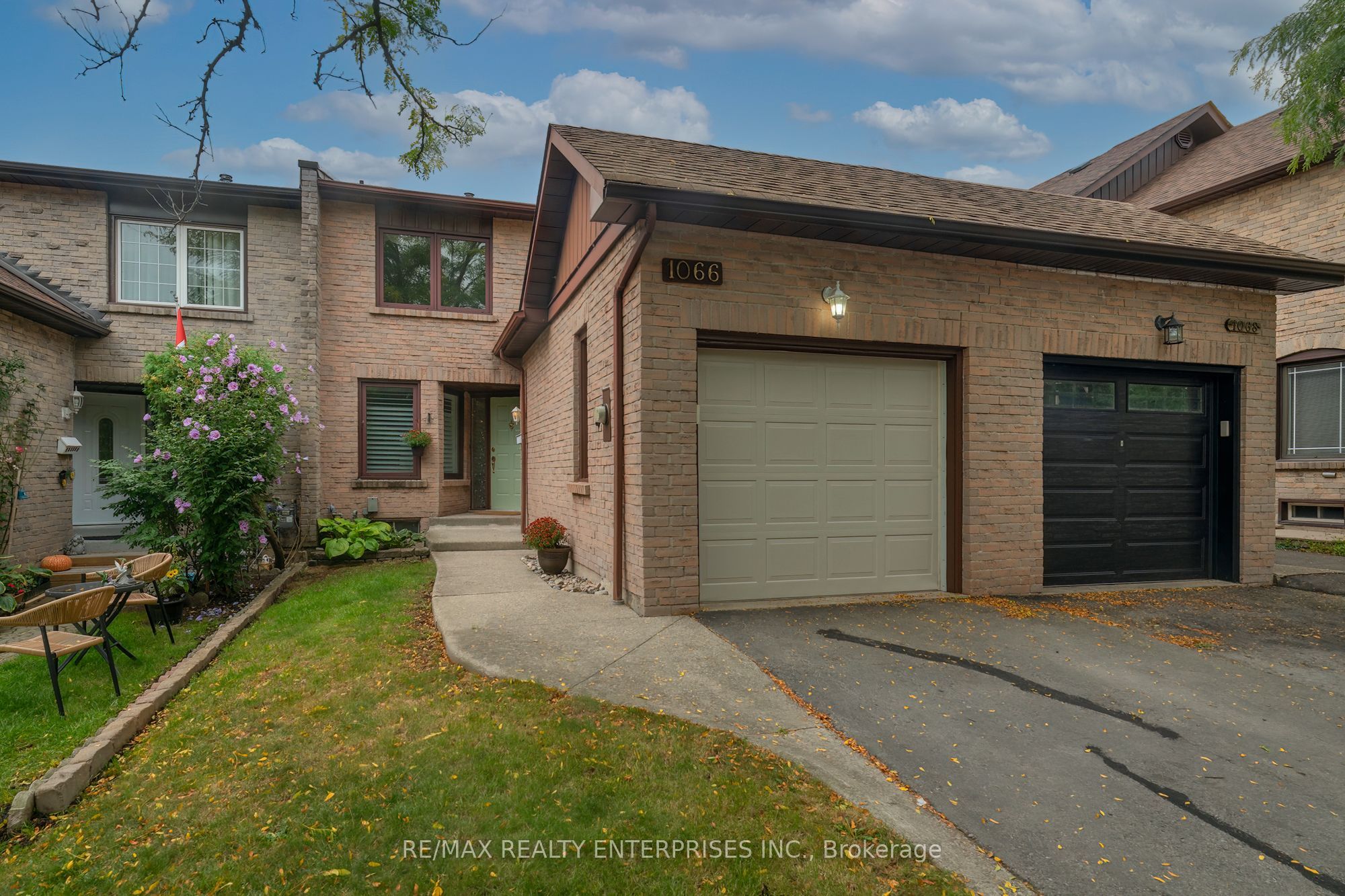 1066 Runnymead Crescent