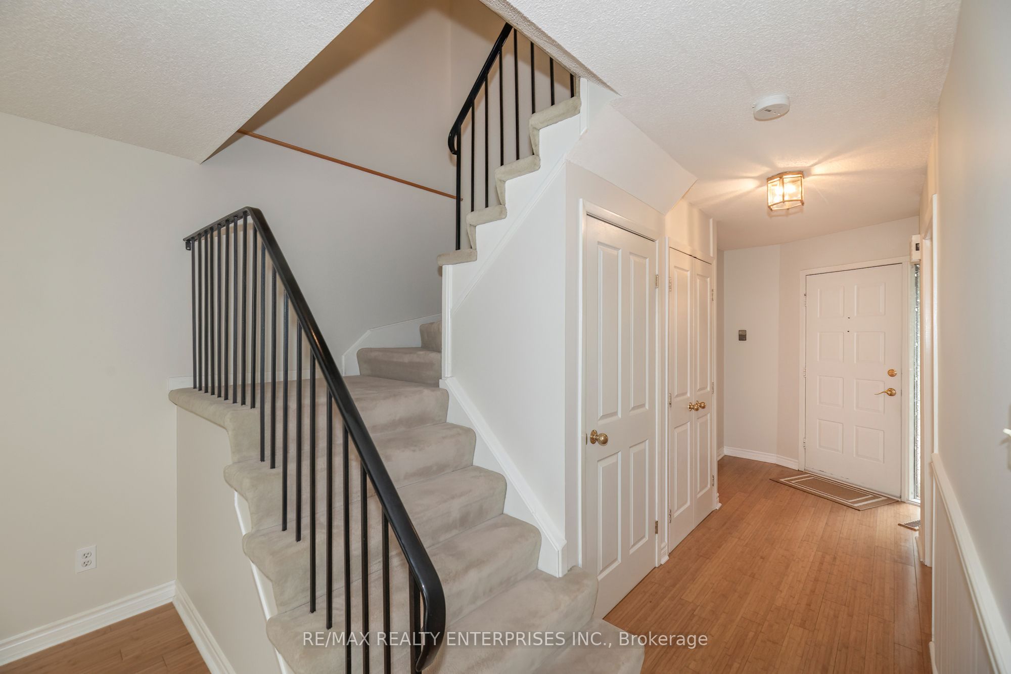 1066 Runnymead Crescent