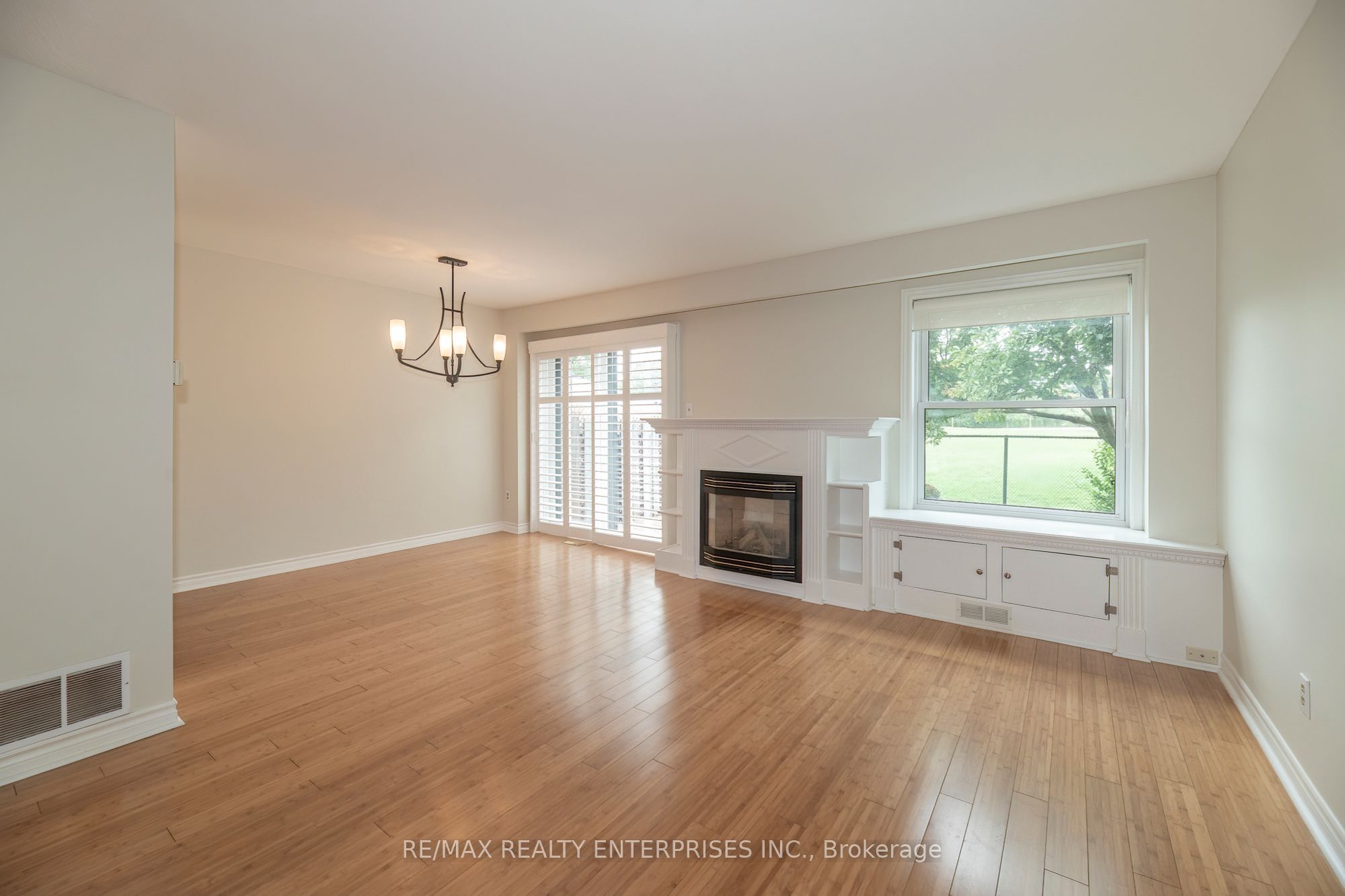 1066 Runnymead Crescent