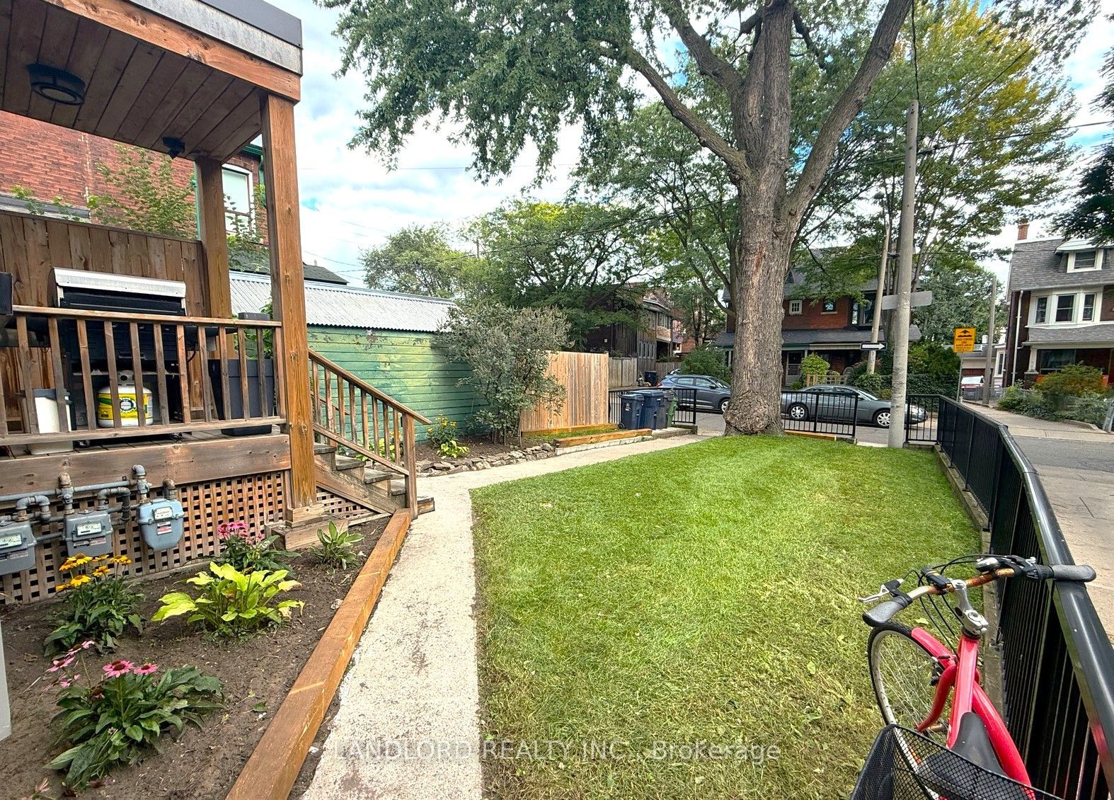 82 Parkway Avenue
