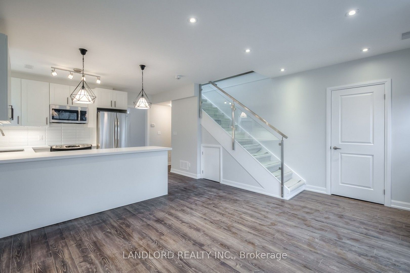 82 Parkway Avenue