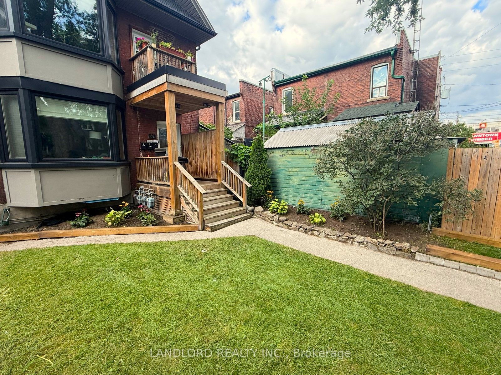 82 Parkway Avenue