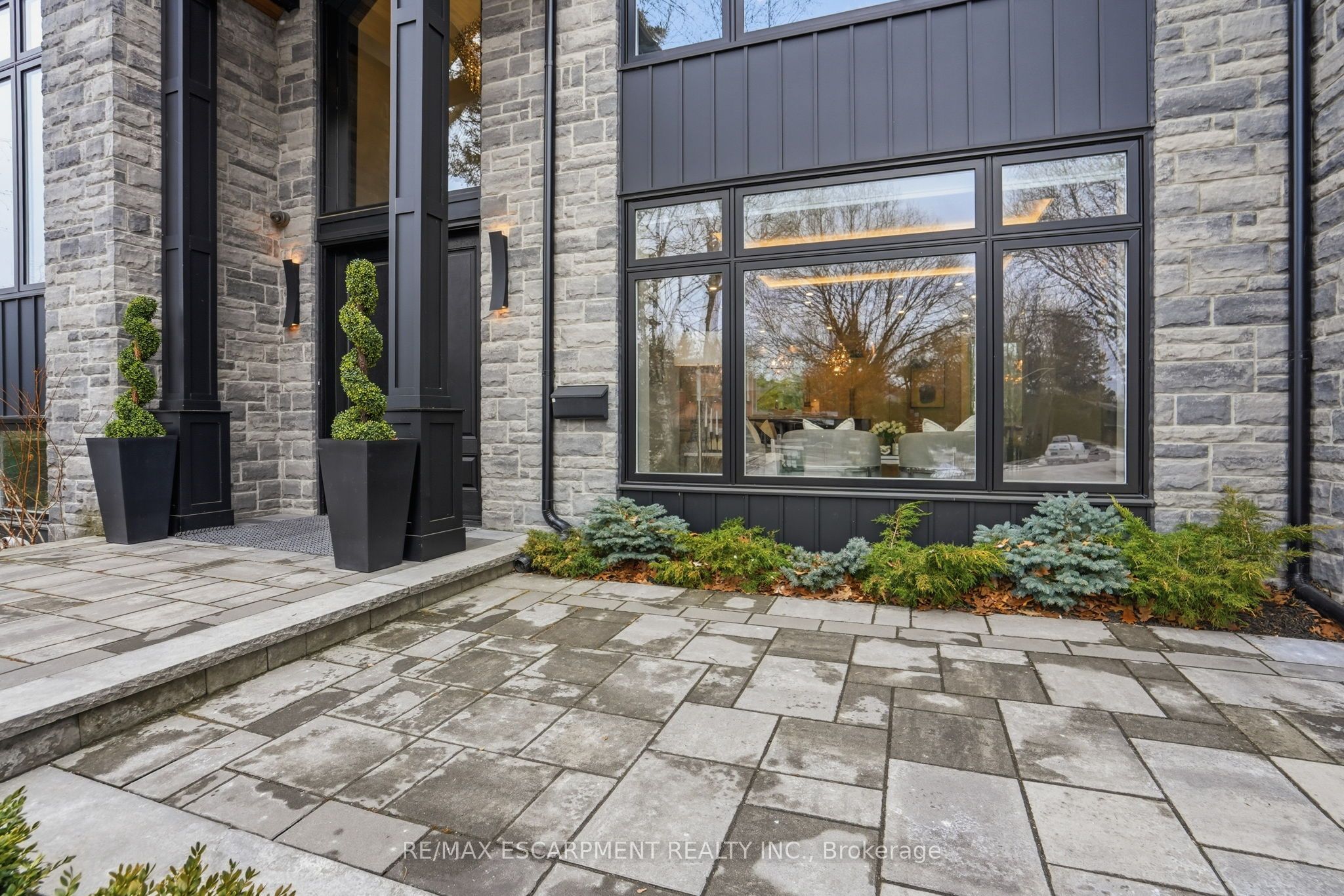 1489 Rogerswood Court