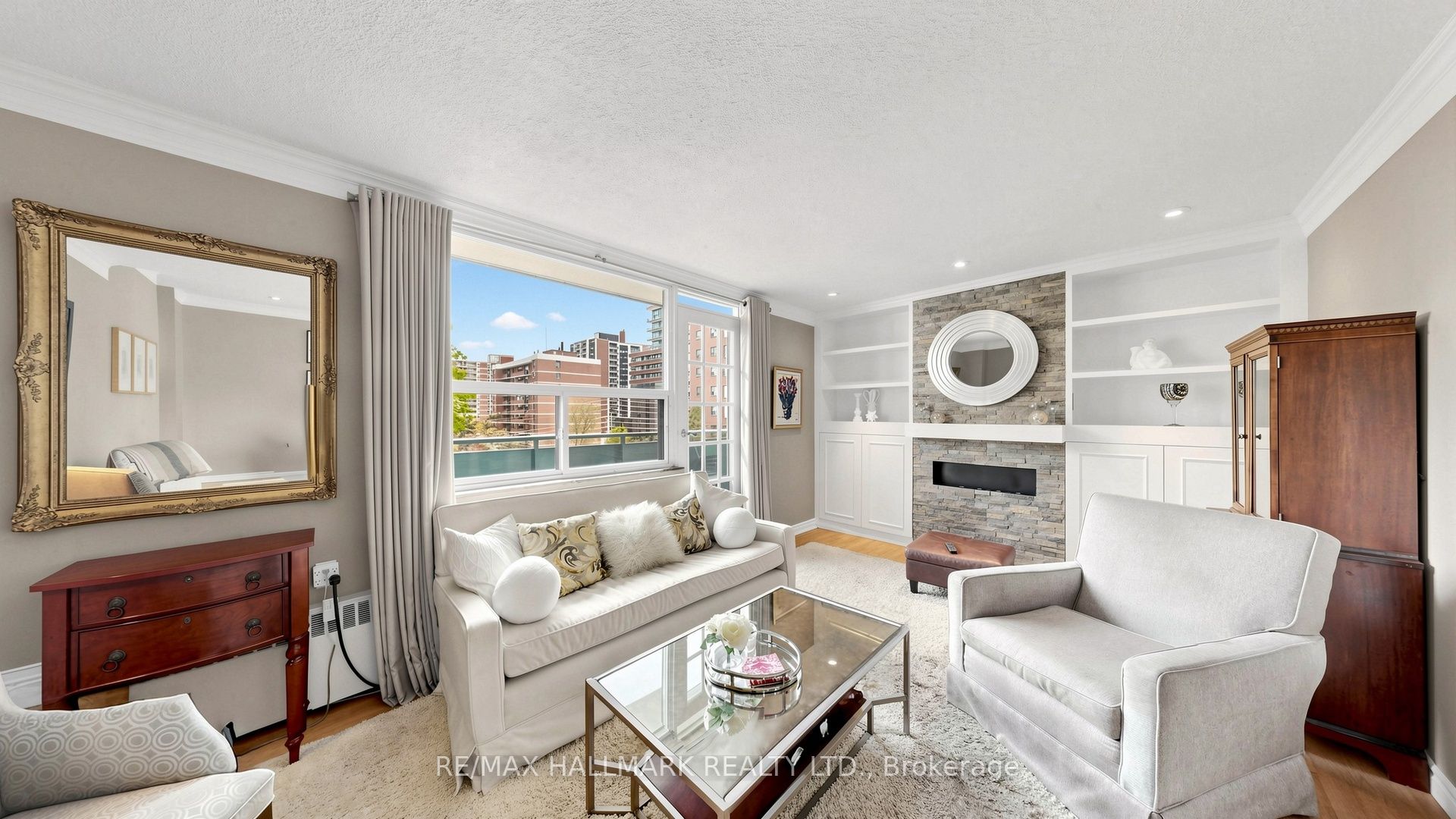 49 Queen Street E 402