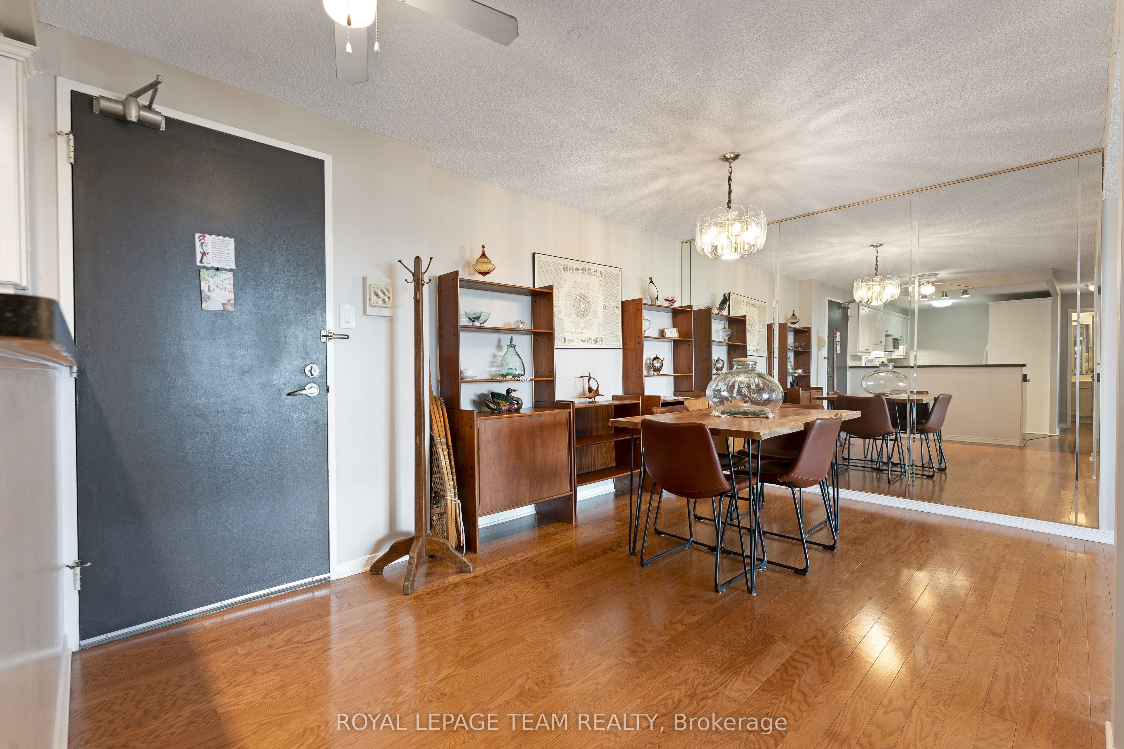 415 Greenview Avenue 1402