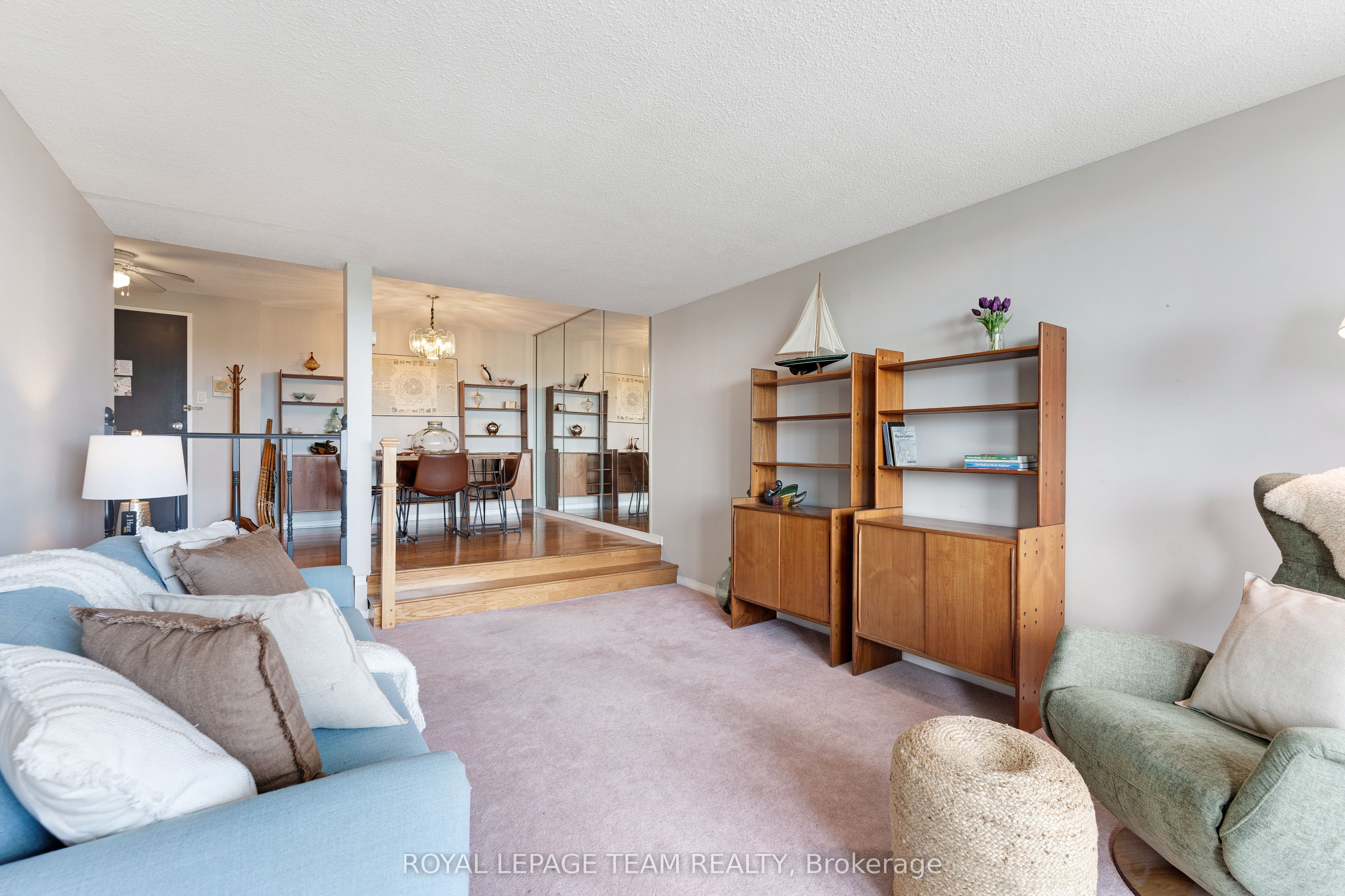 415 Greenview Avenue 1402
