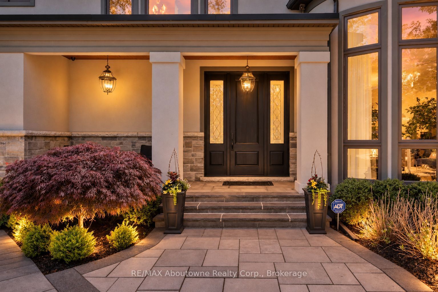 456 Lakeshore Road W