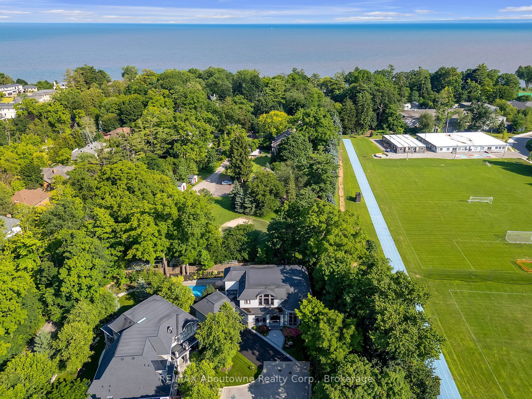 456 Lakeshore Road W