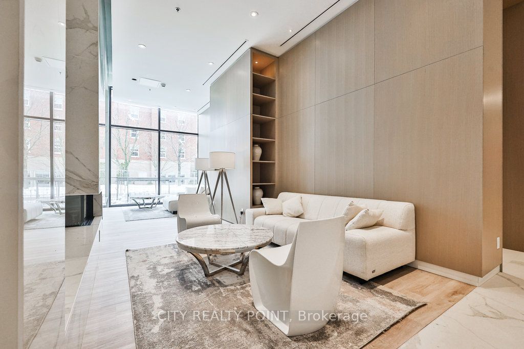 370 Martha Street 2204