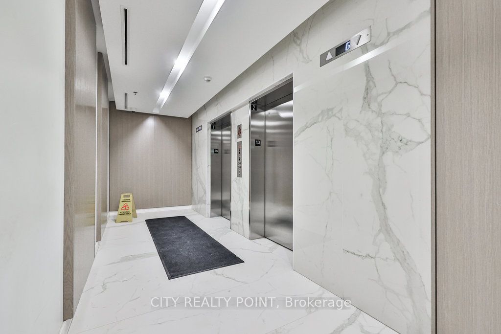 370 Martha Street 2204