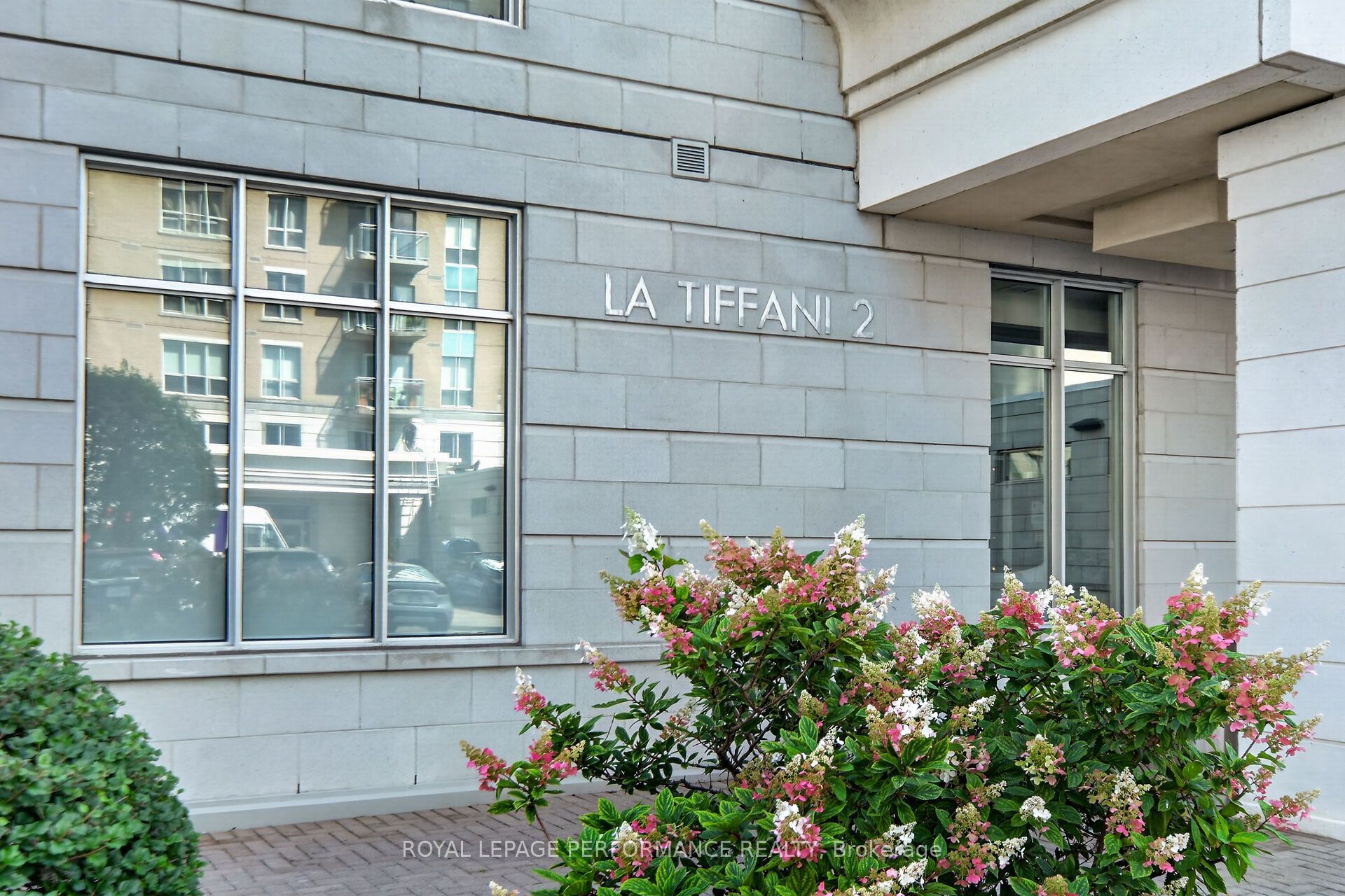 90 Landry Street 1606