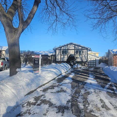 998 Cardinal Court Oshawa ON L1G 6Y4