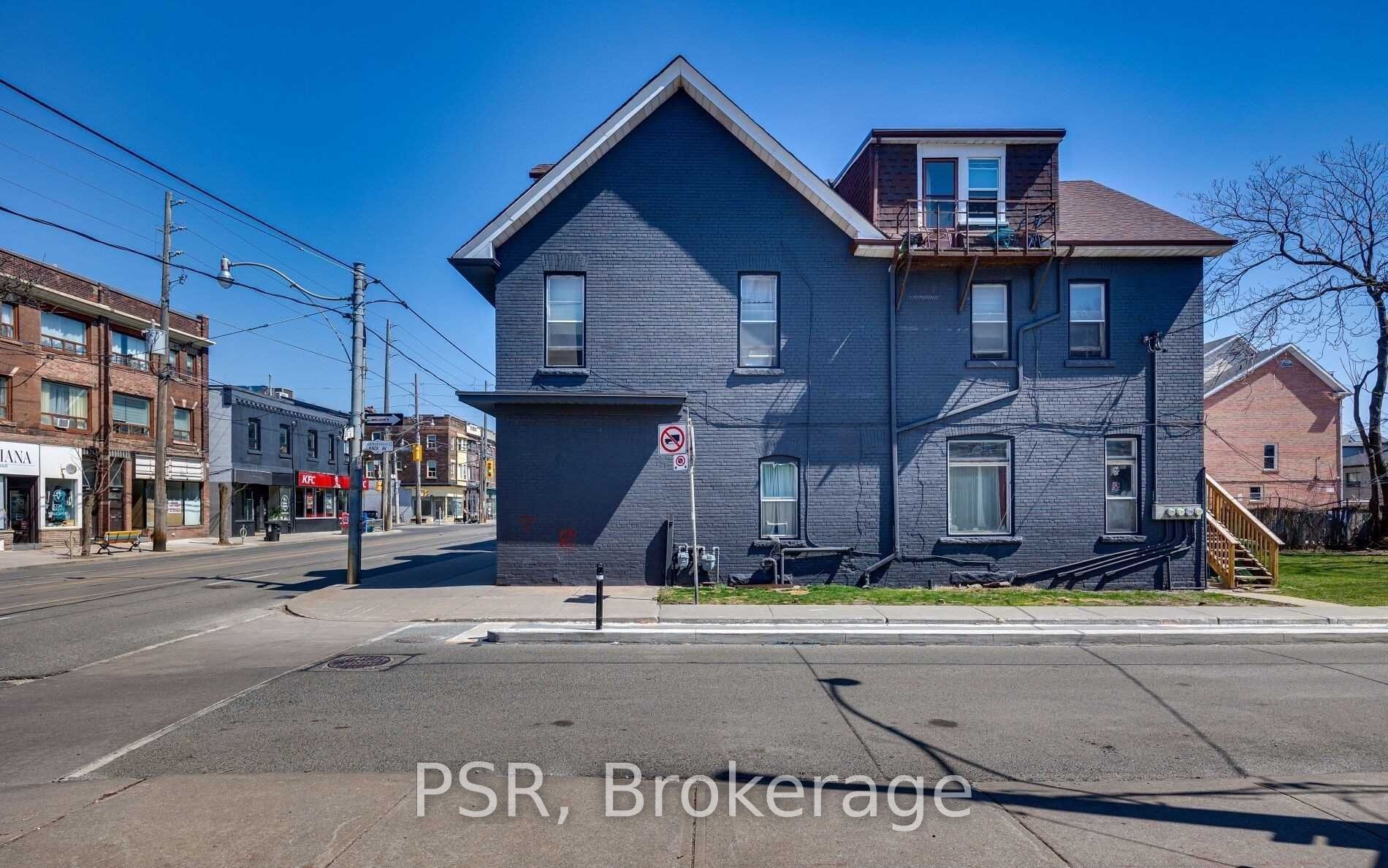 1349/1351 Queen Street E