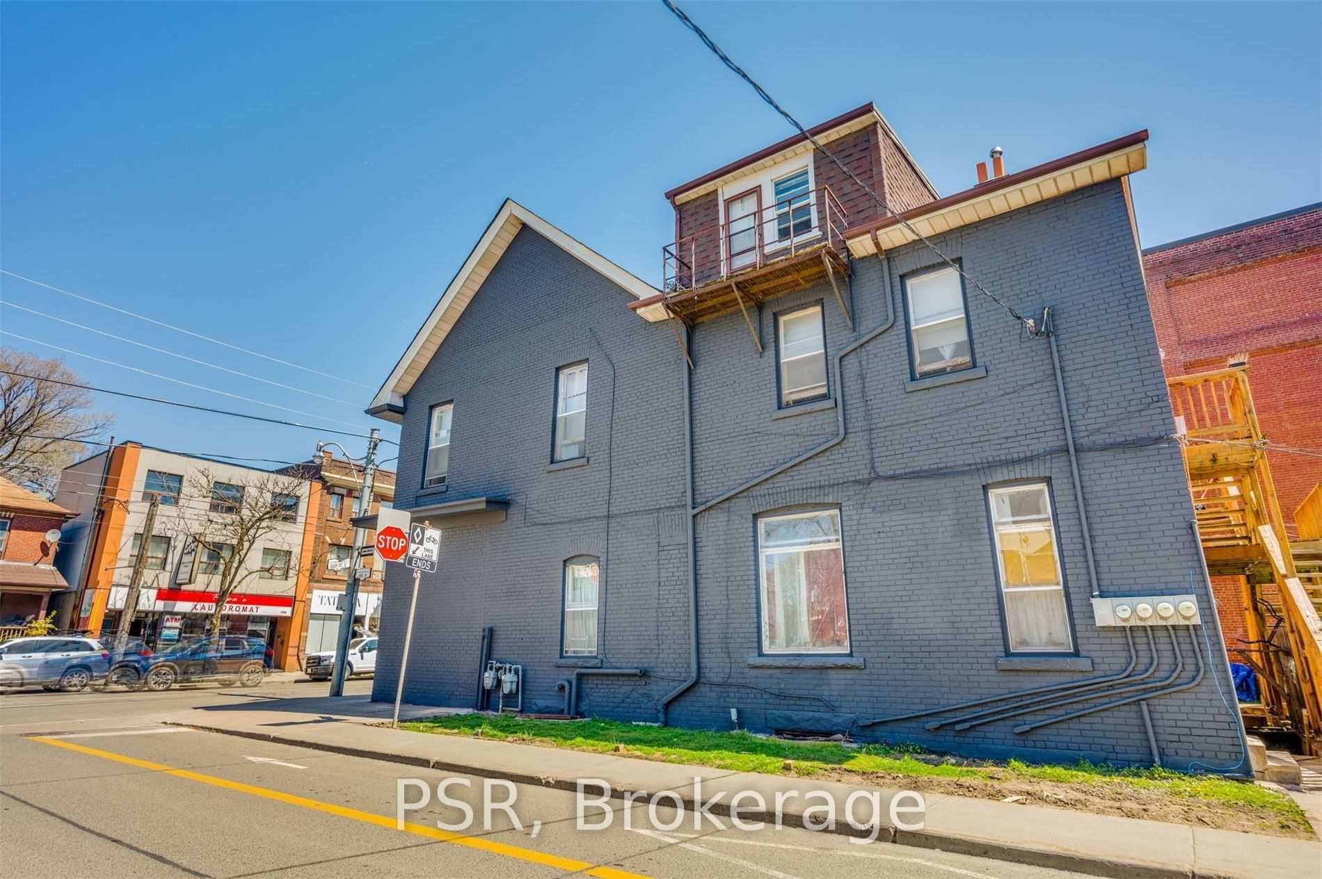 1349/1351 Queen Street E