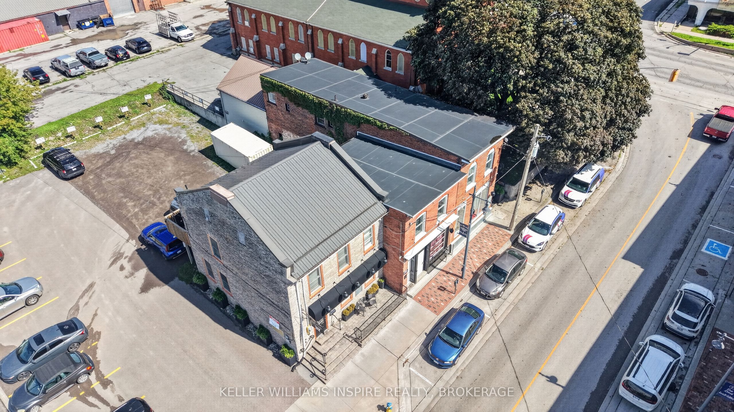 20-30 Victoria Avenue