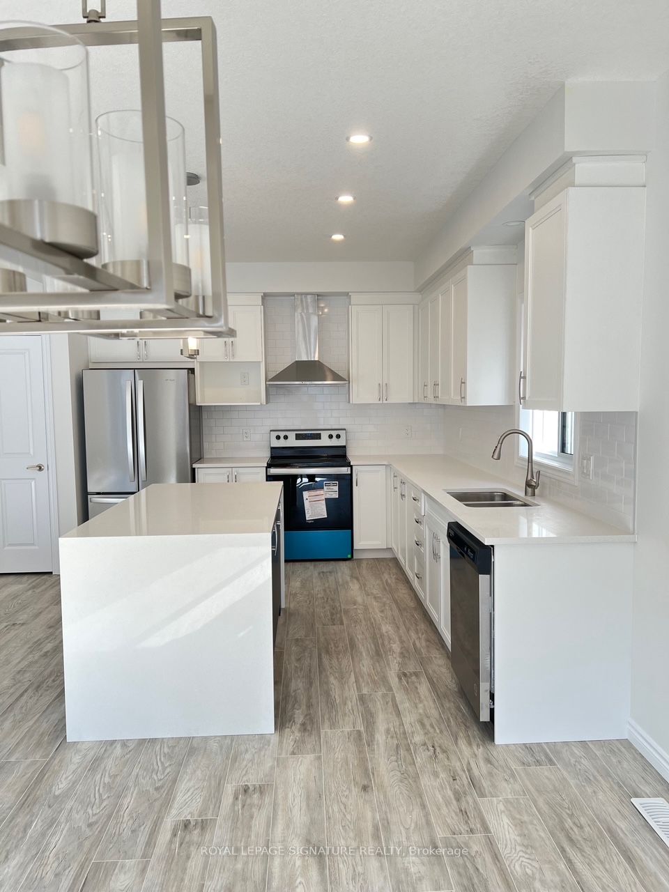 3128 Turner Crescent