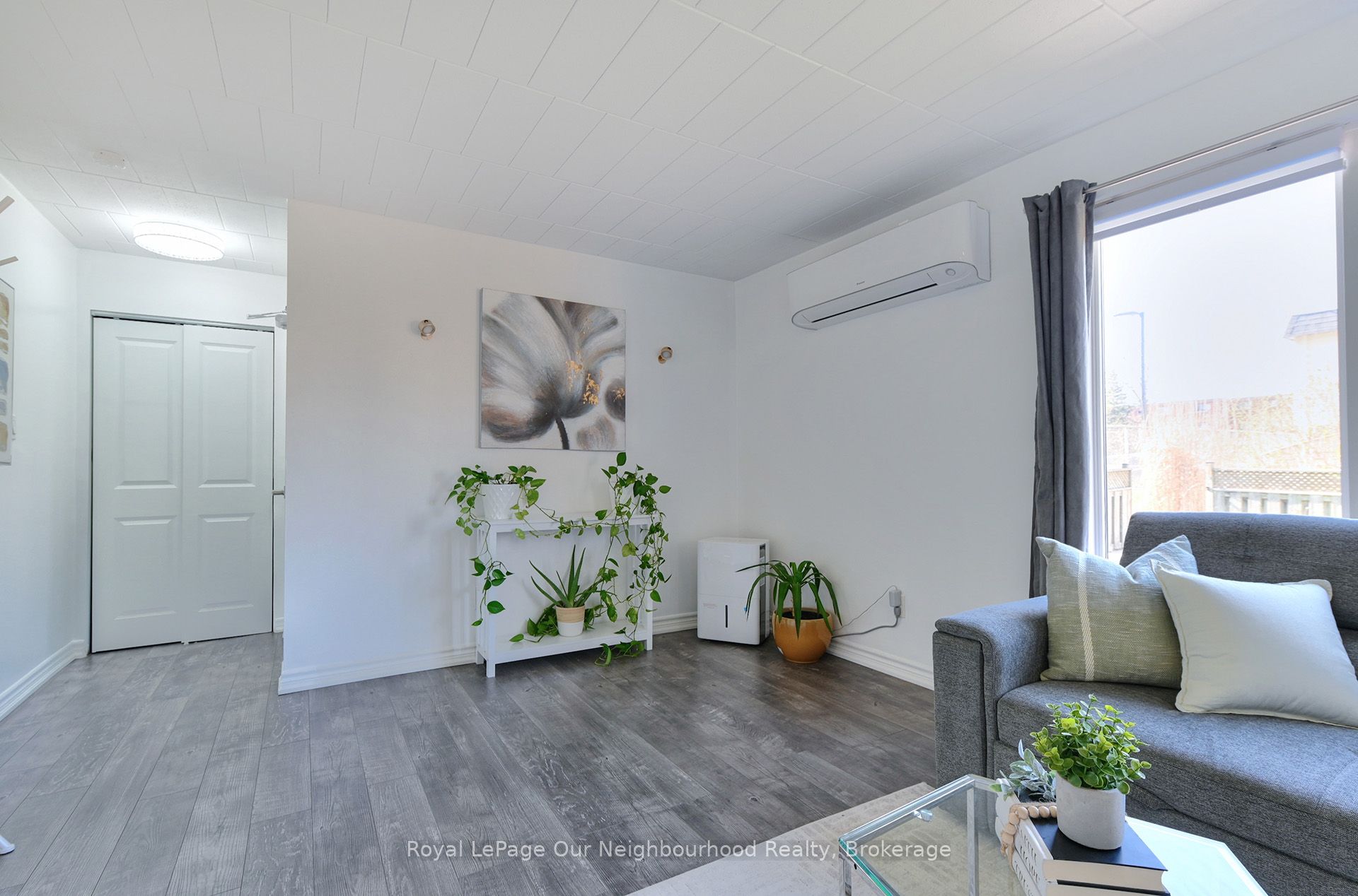 540 Mary Street E 2