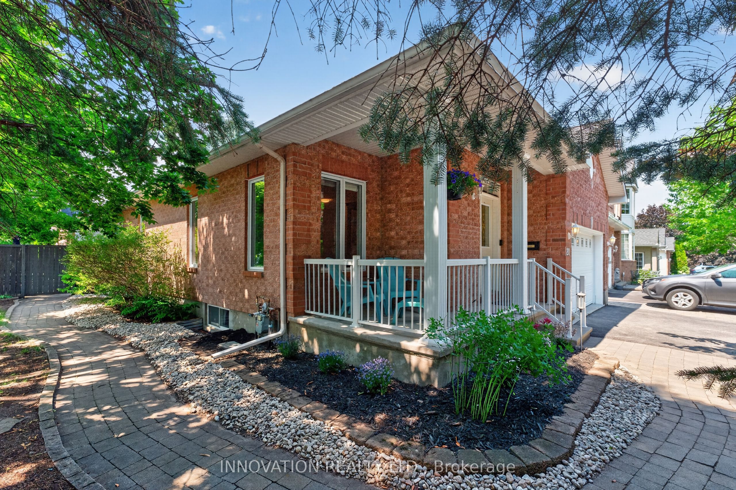 20 Peikoff Crescent