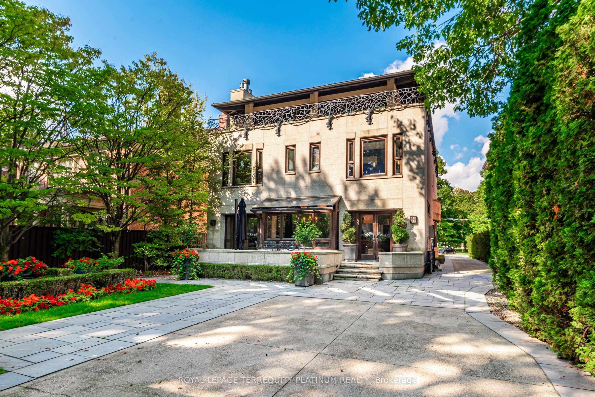 177 Roxborough Drive