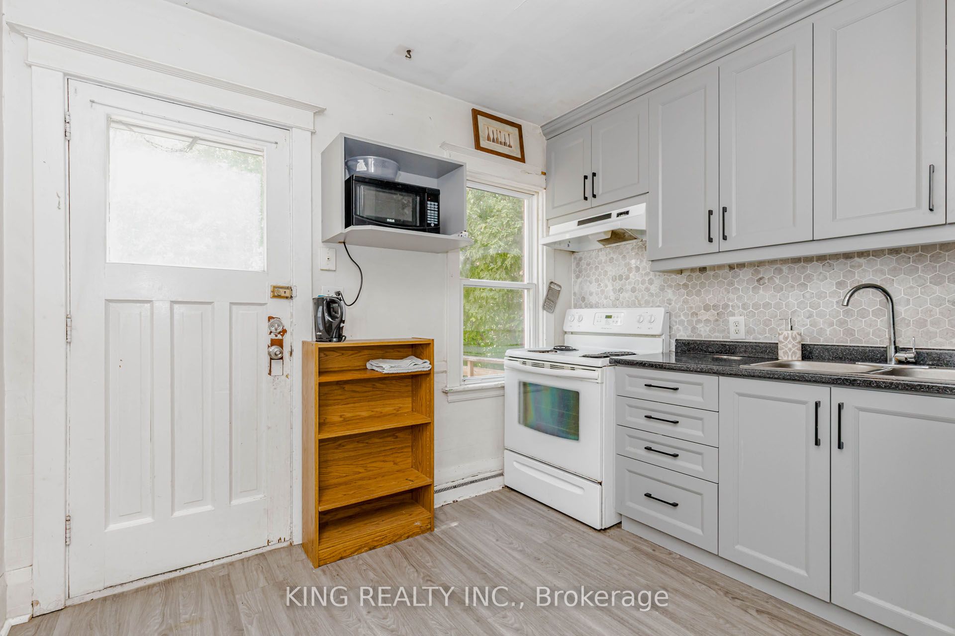 1177 King Street W