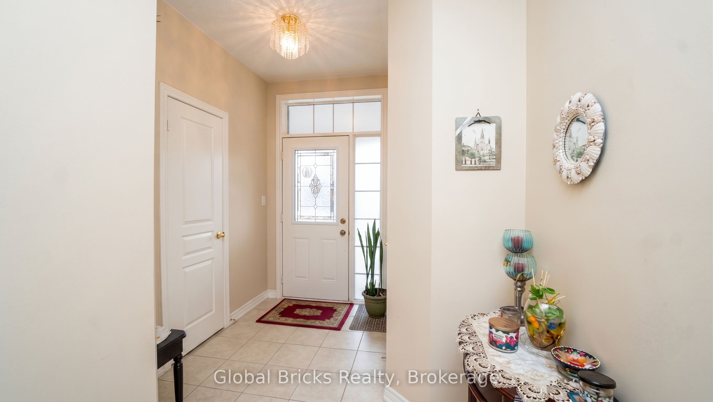 3428 Stoney Crescent