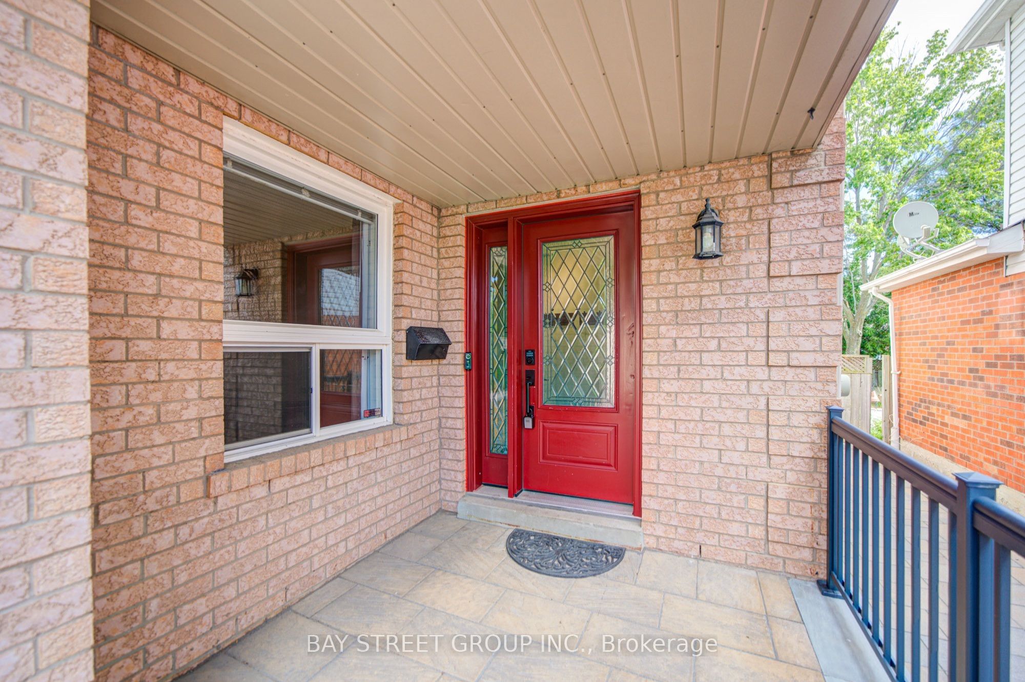 5922 Dalebrook Crescent