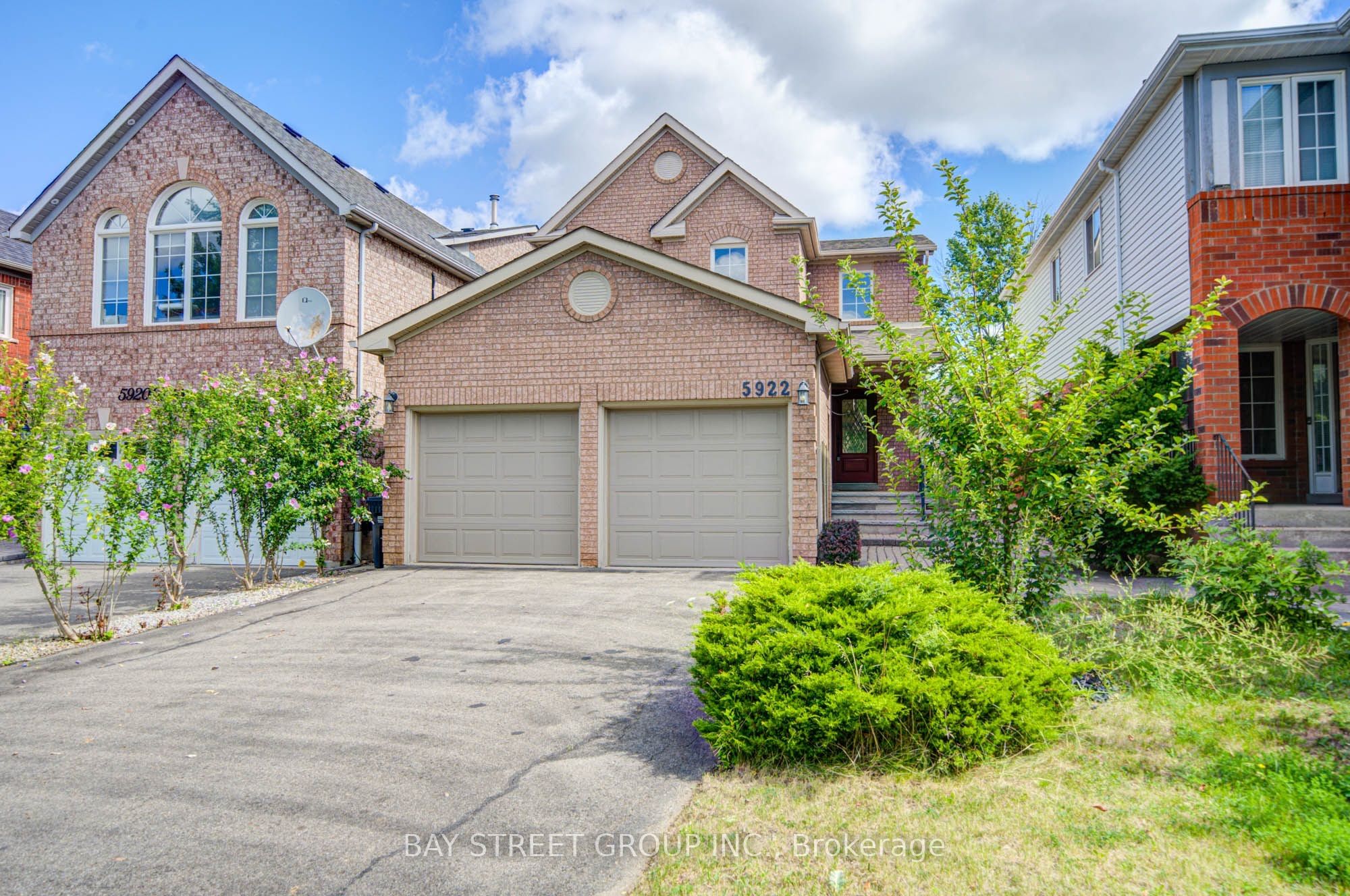 5922 Dalebrook Crescent