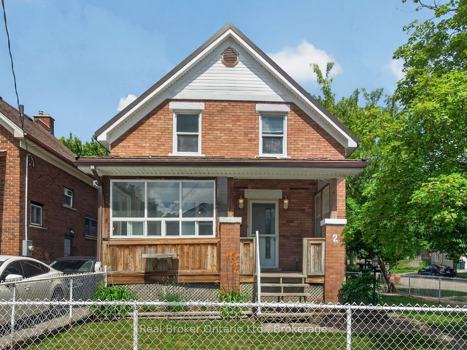 2 Herlan Avenue