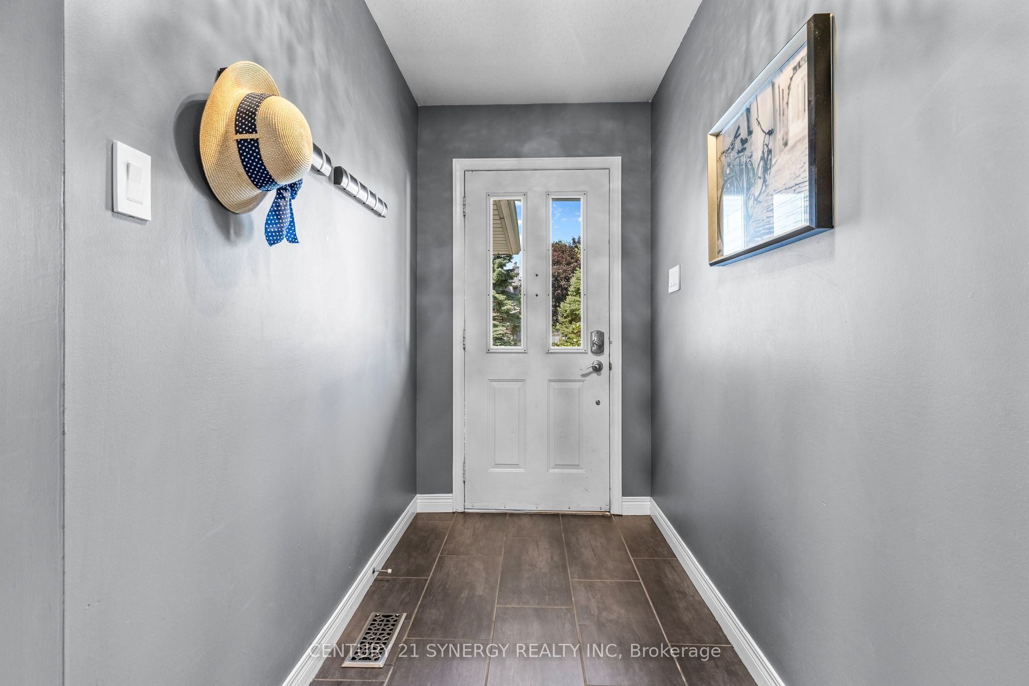 596 Deancourt Crescent