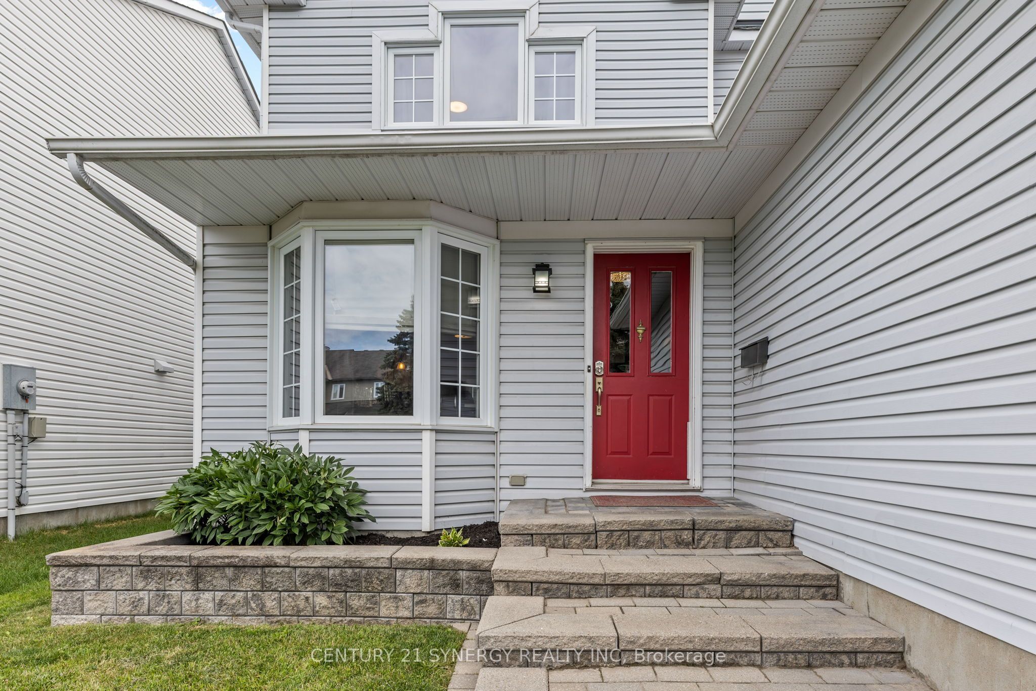 596 Deancourt Crescent