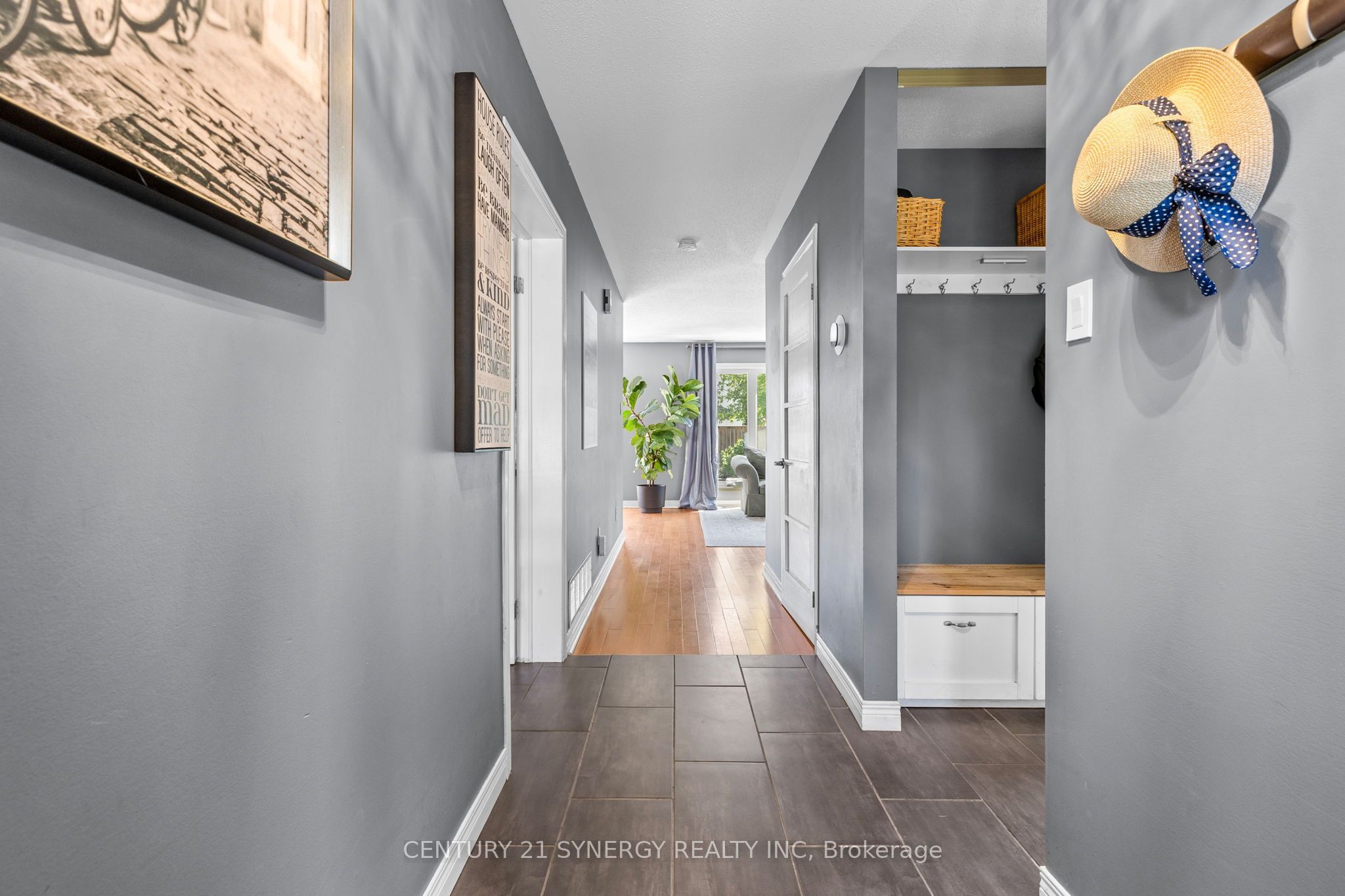 596 Deancourt Crescent