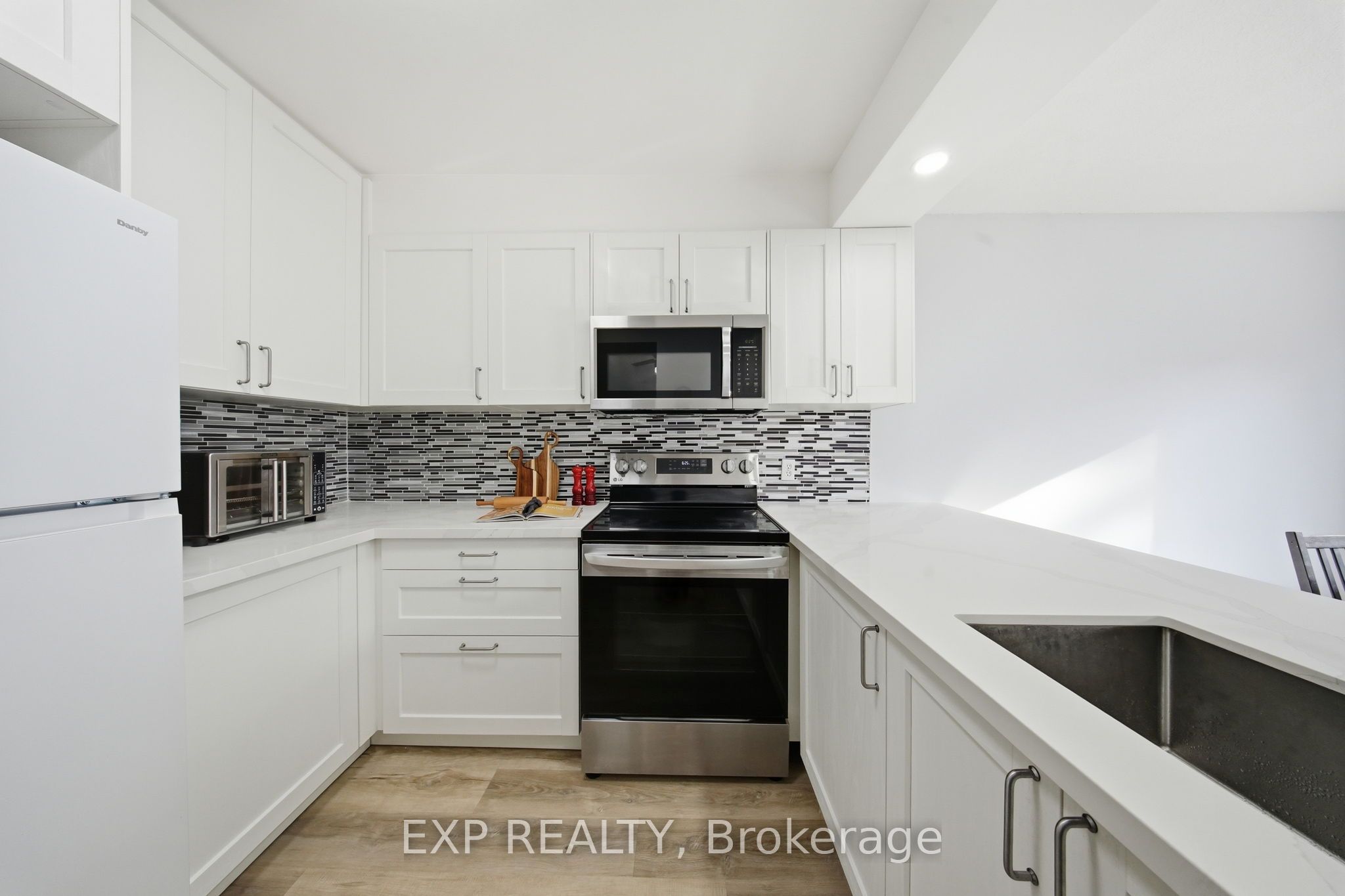 64 Parklane Circle