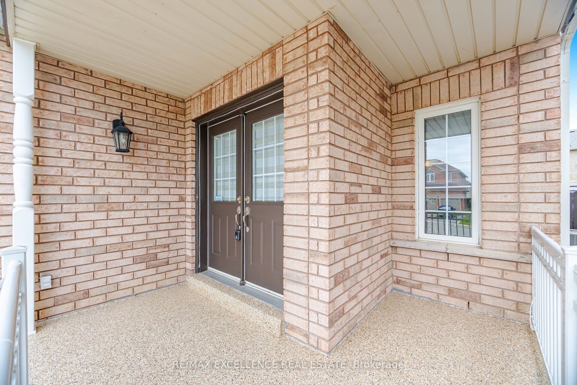 5 Whitehouse Crescent