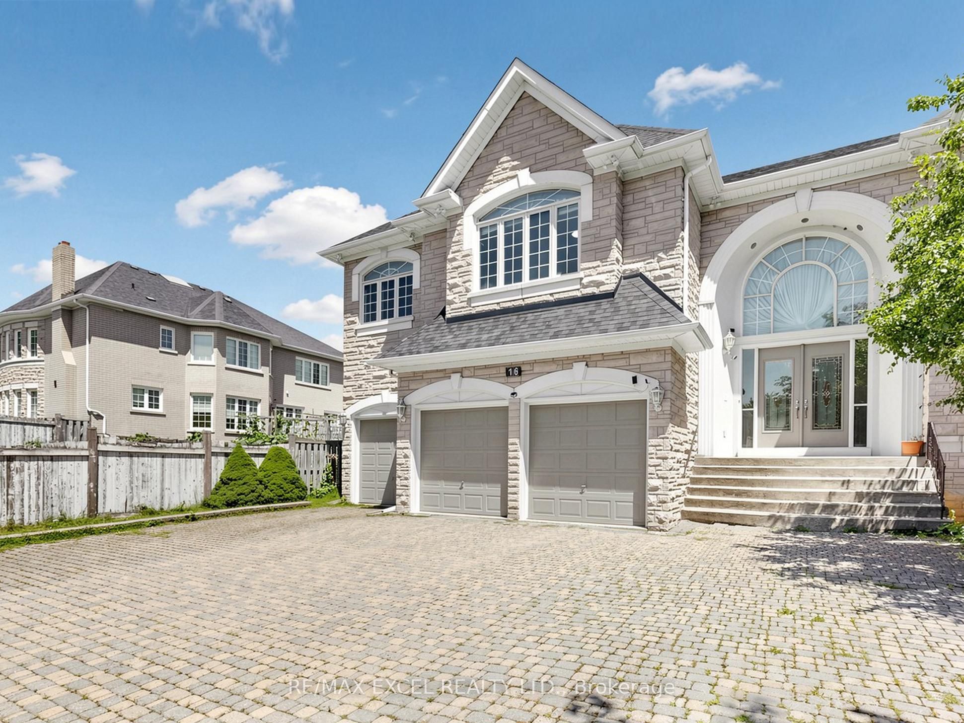 16 Frybrook Crescent