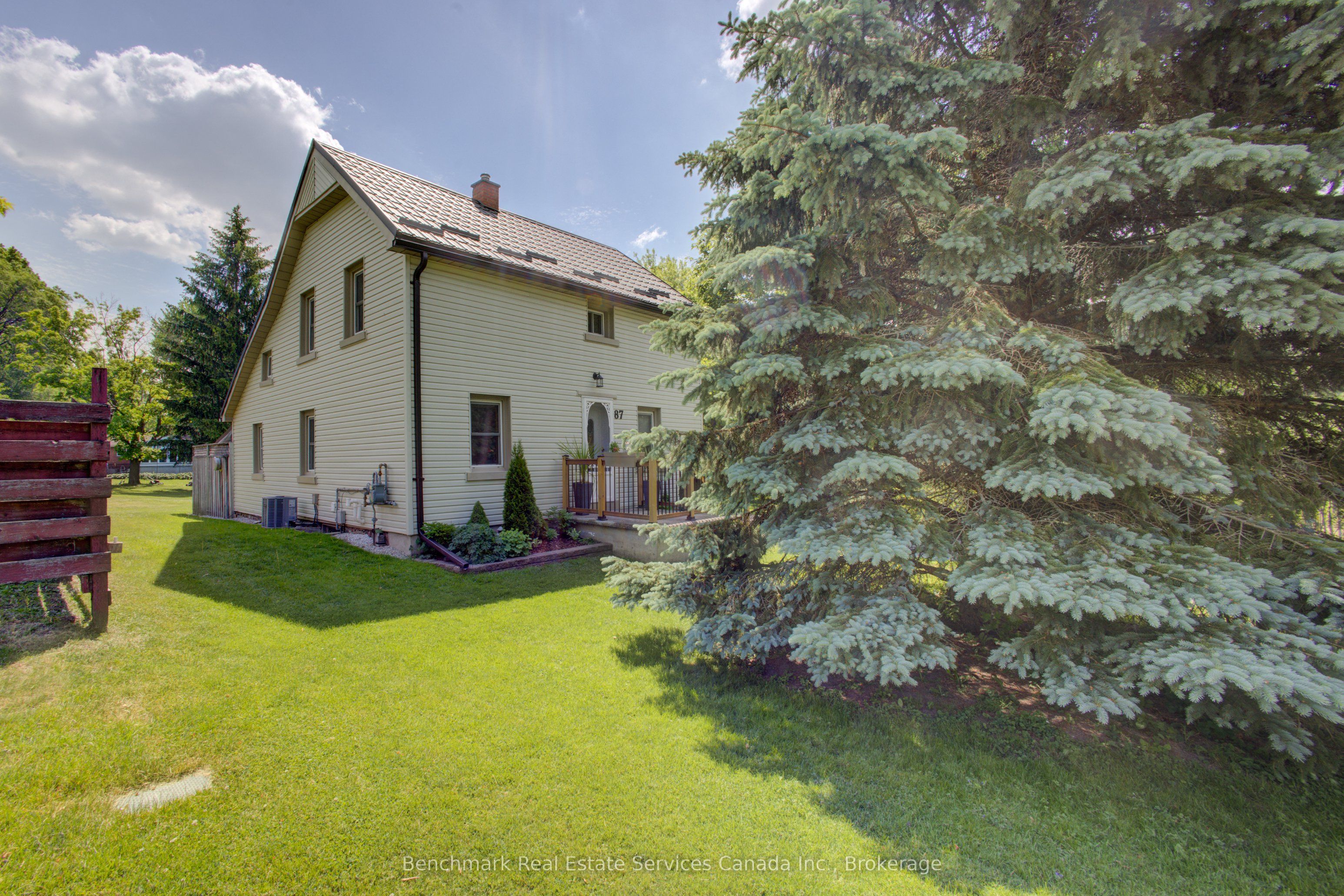87 St Andrew Street N