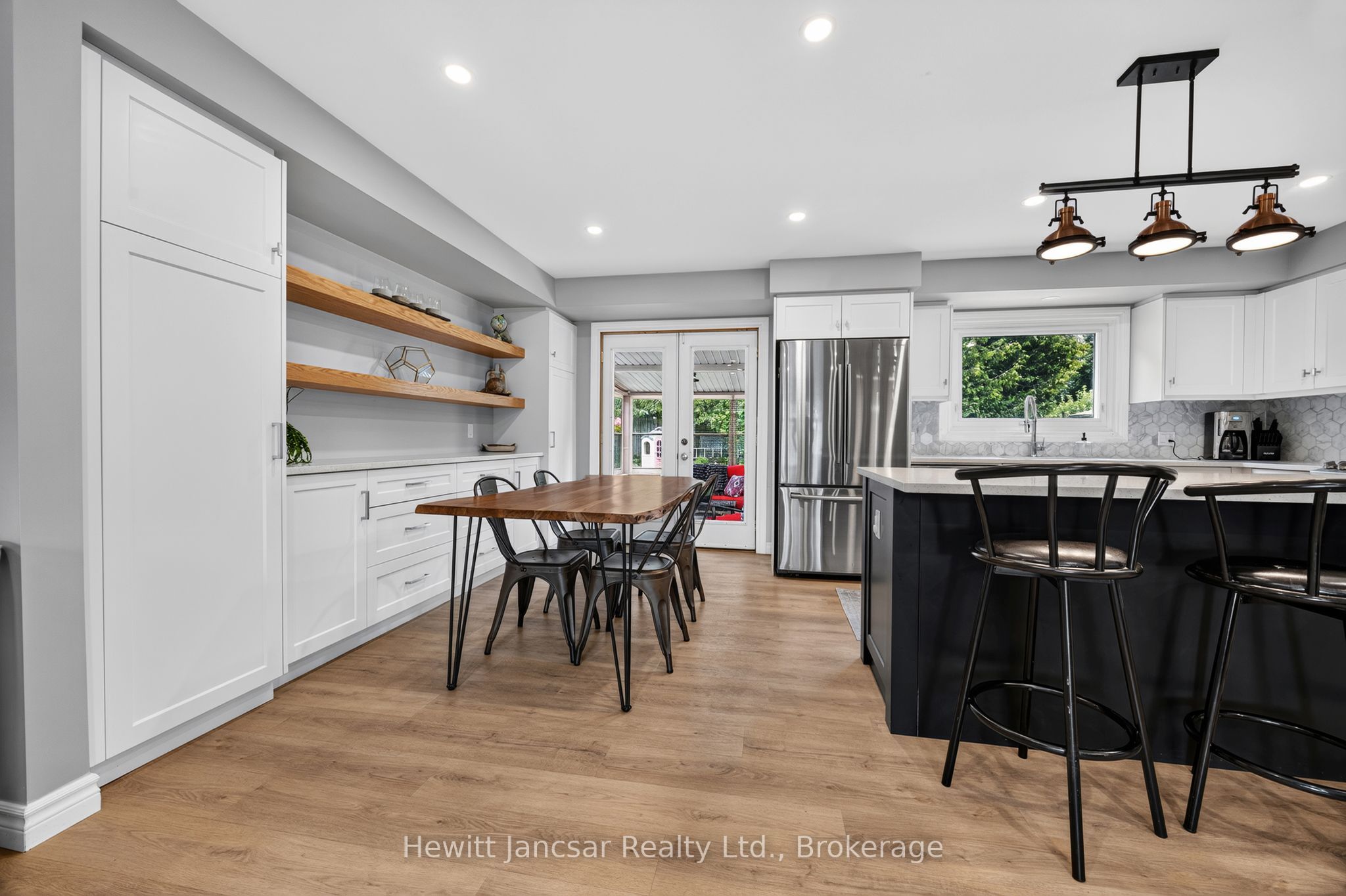 987 Nesbitt Crescent