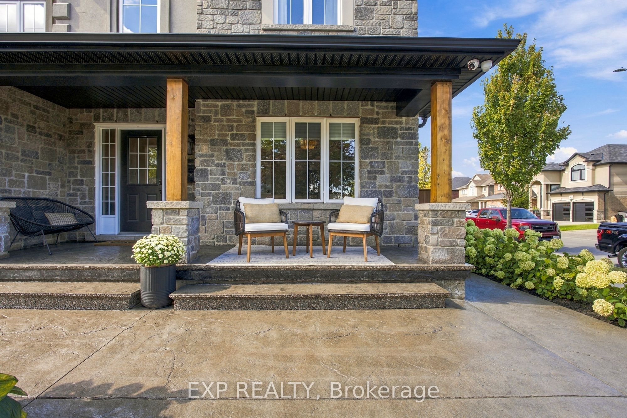 253 Upper Mount Albion Road