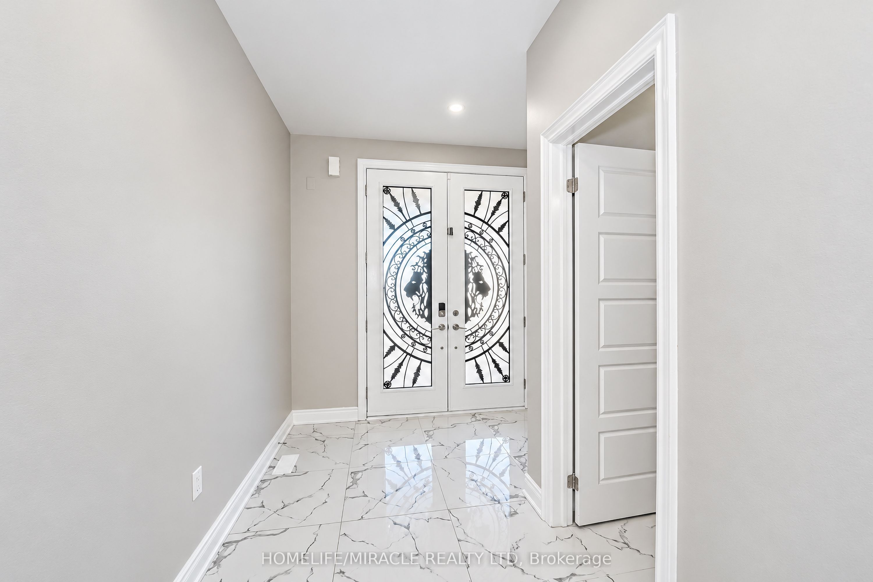 95 Scarlet Way