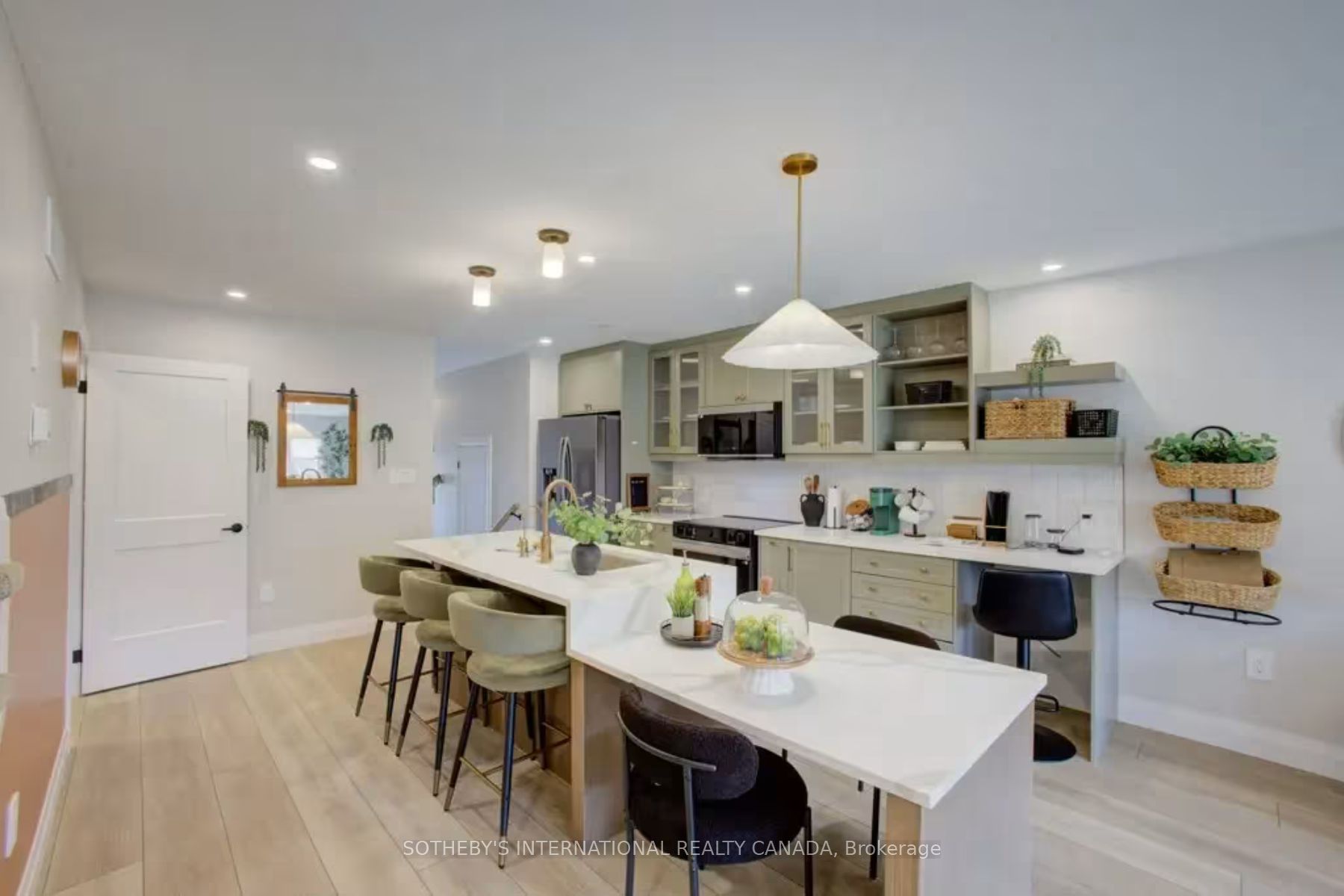 102 Bur Oak Common 67N