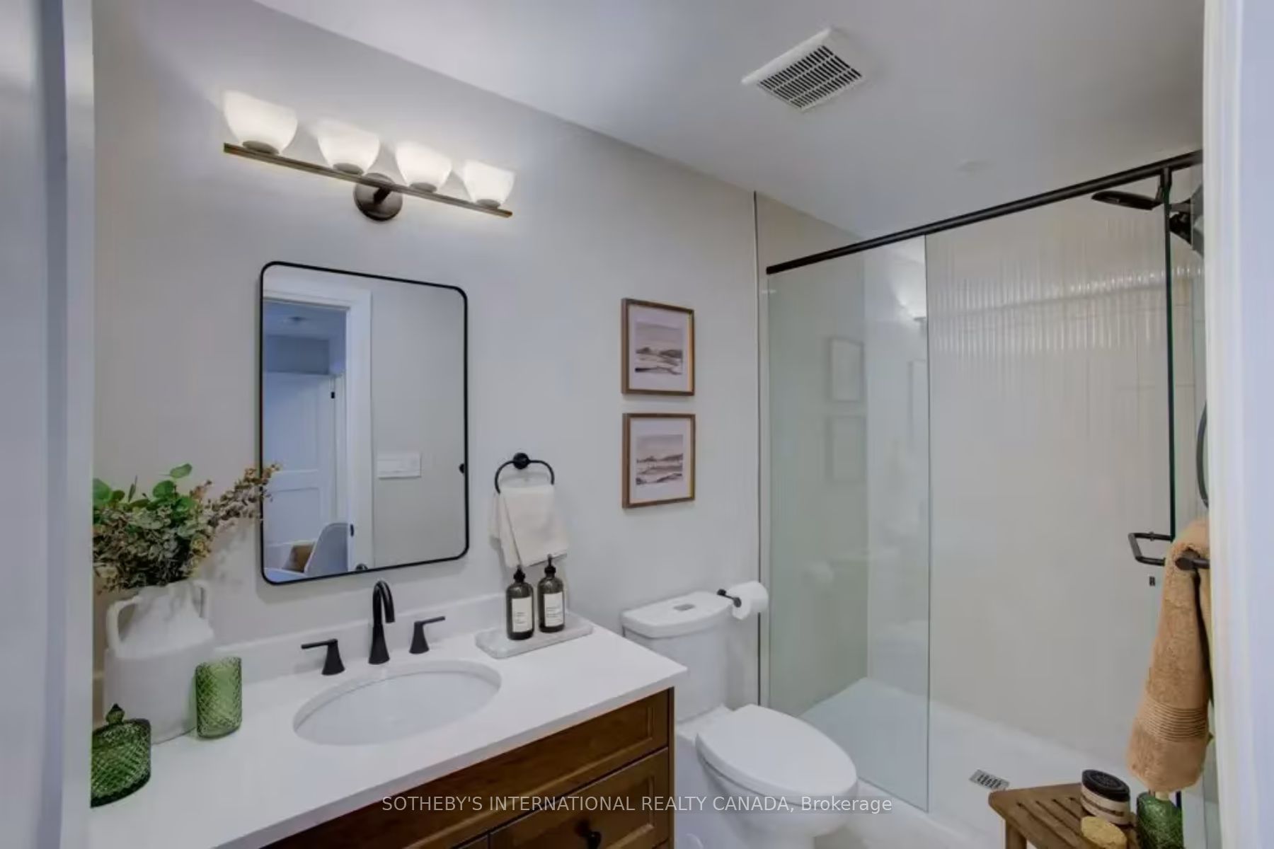 102 Bur Oak Common 67N