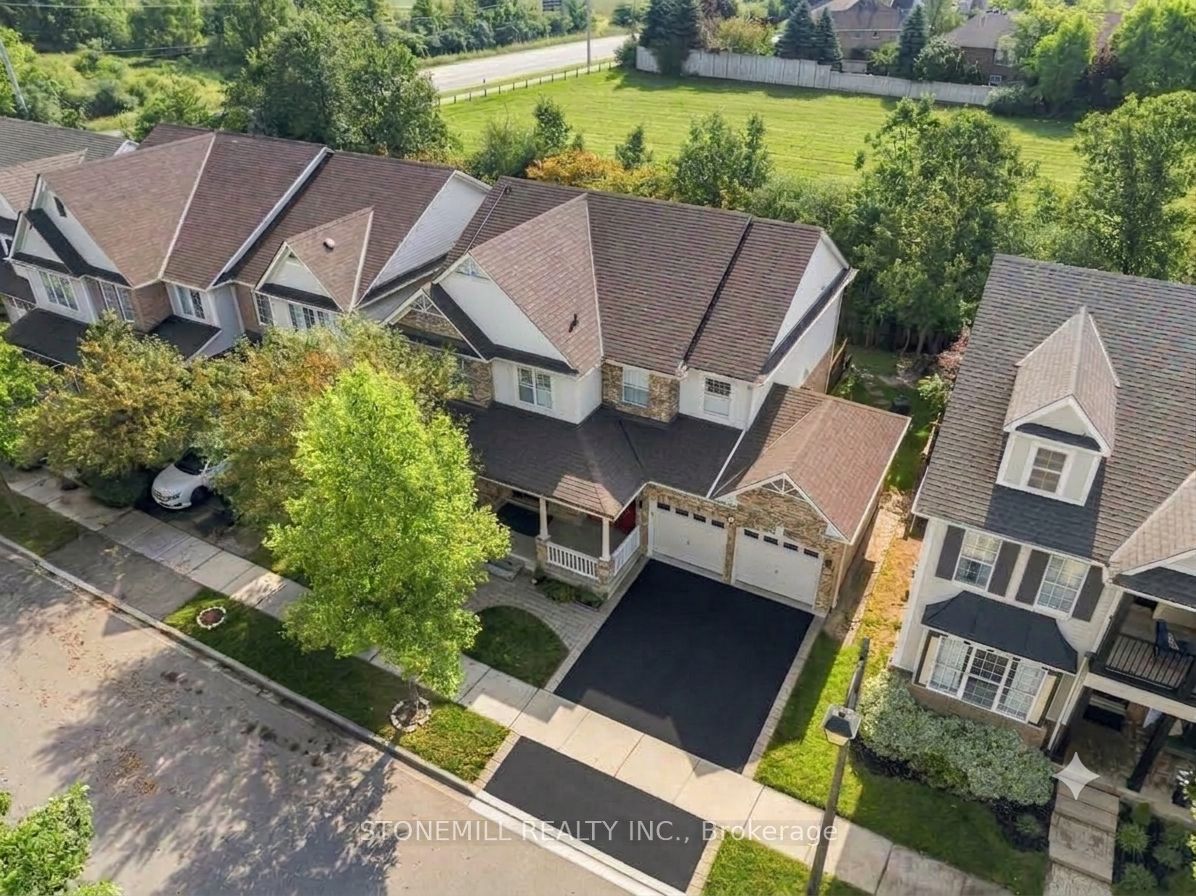 1661 Dempsey Crescent