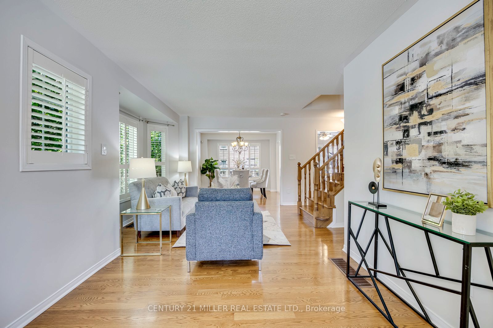 5253 Nova Crescent