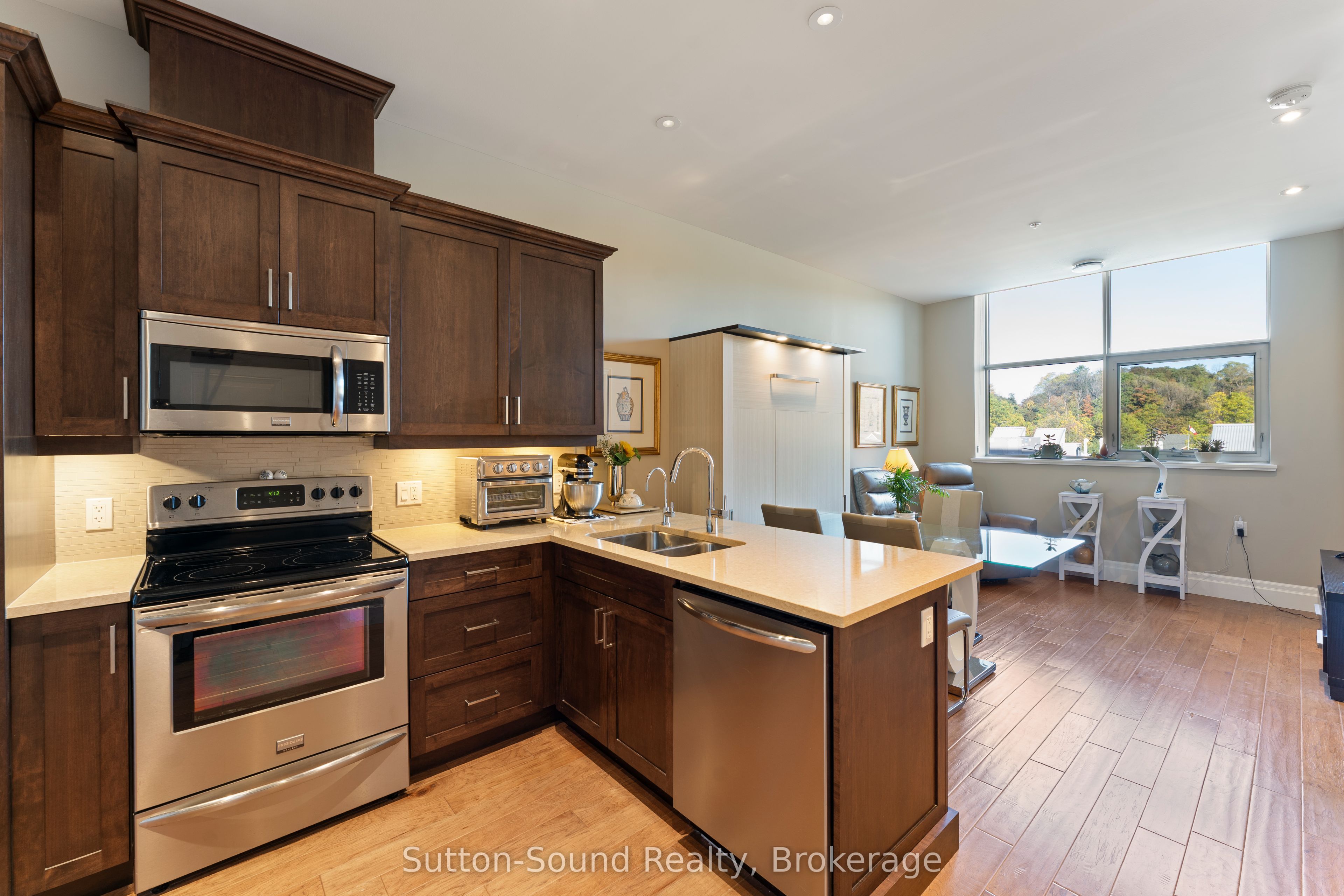 945 3rd Avenue East Avenue 410