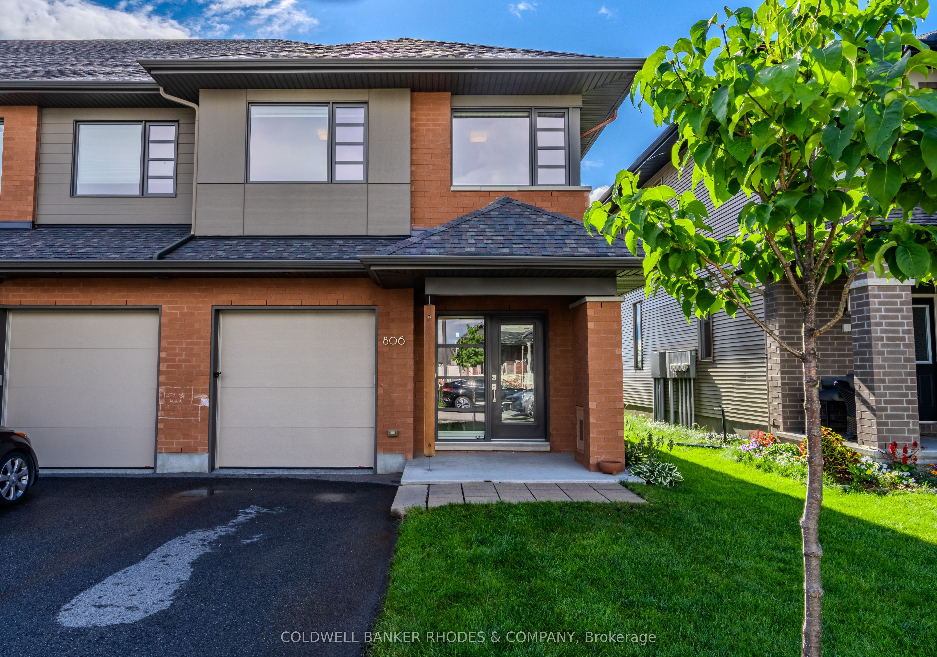 806 Carnelian Crescent