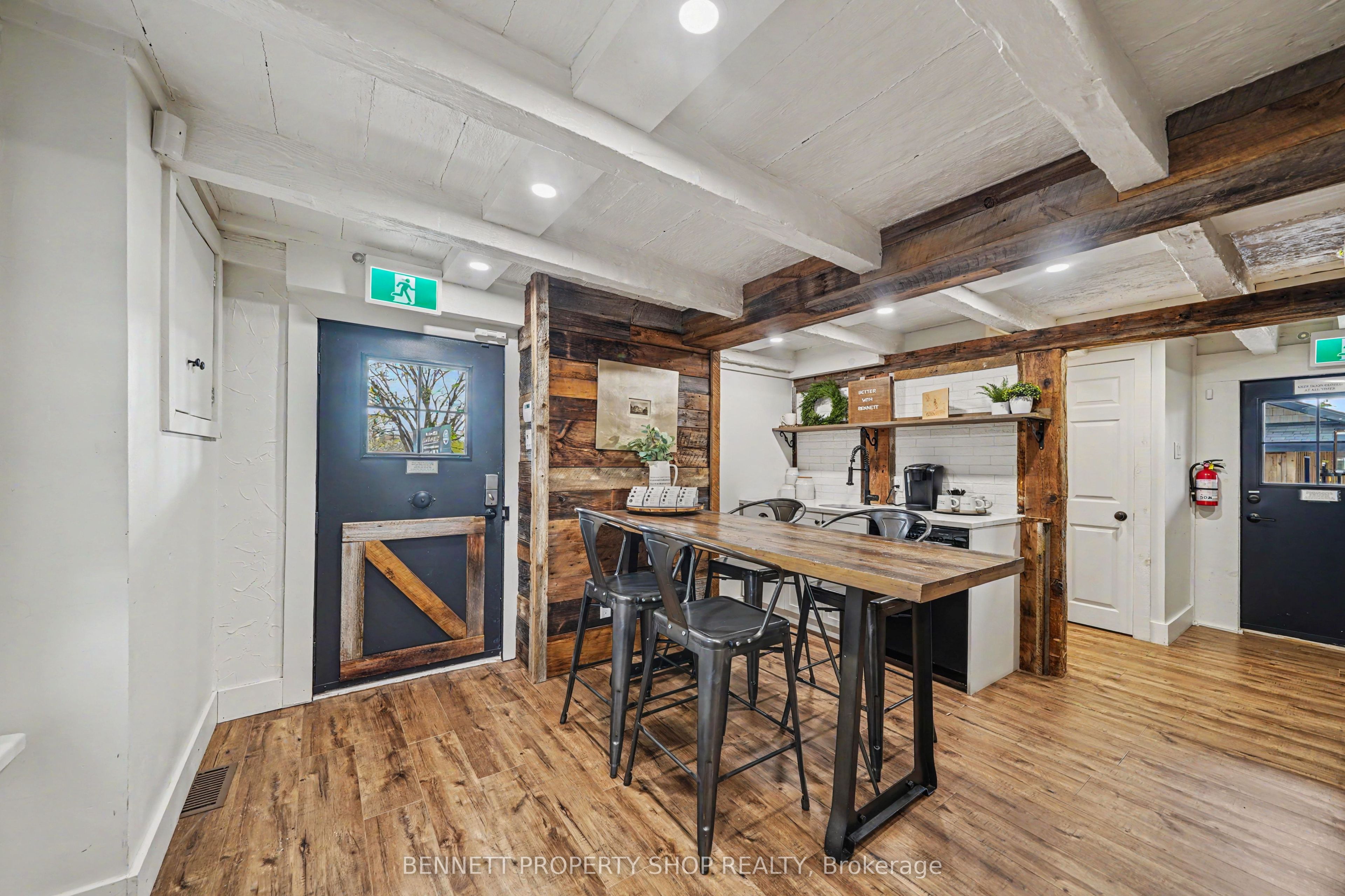 1194 Carp Road