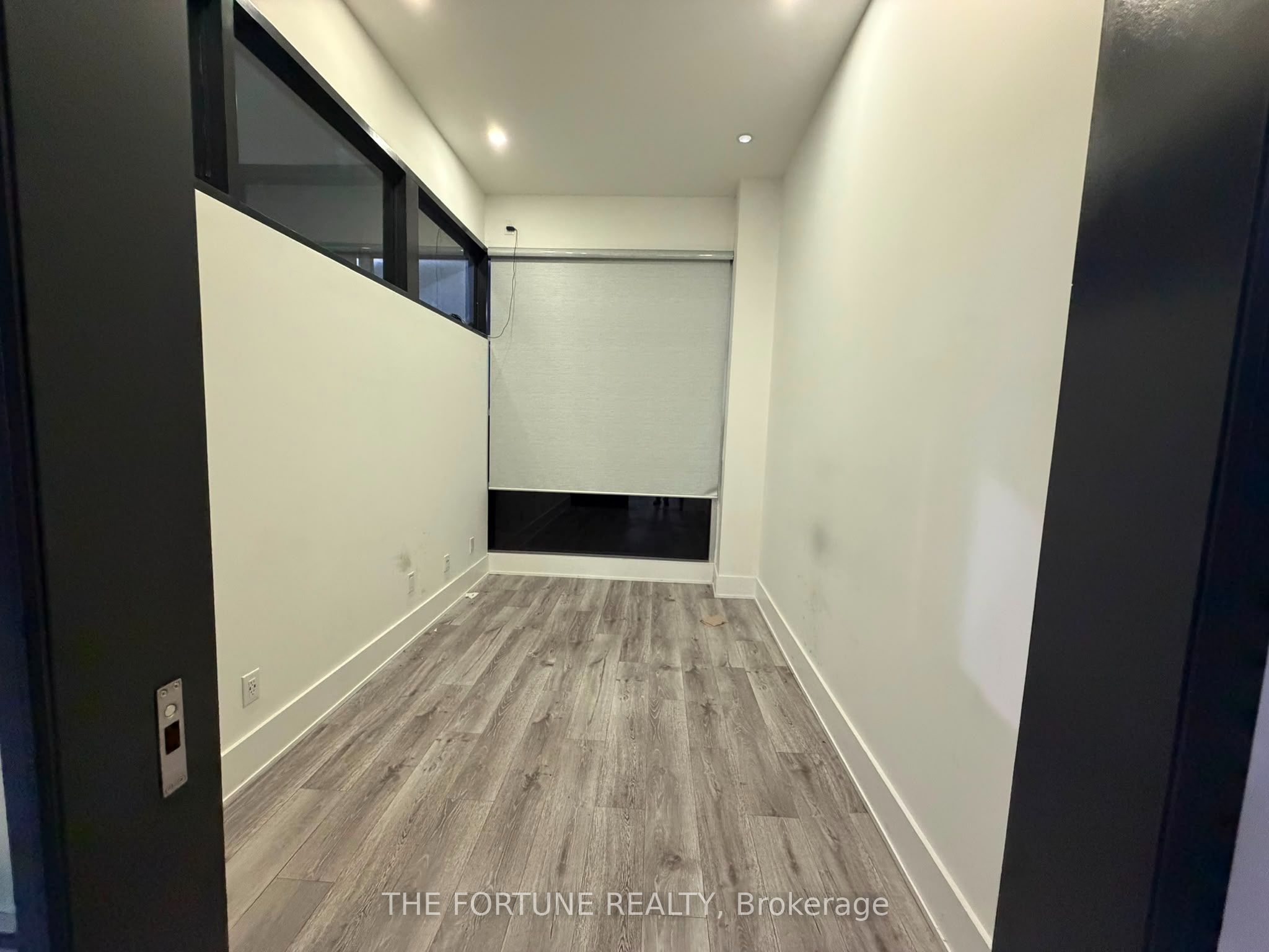 2260 Bovaird Drive E 122