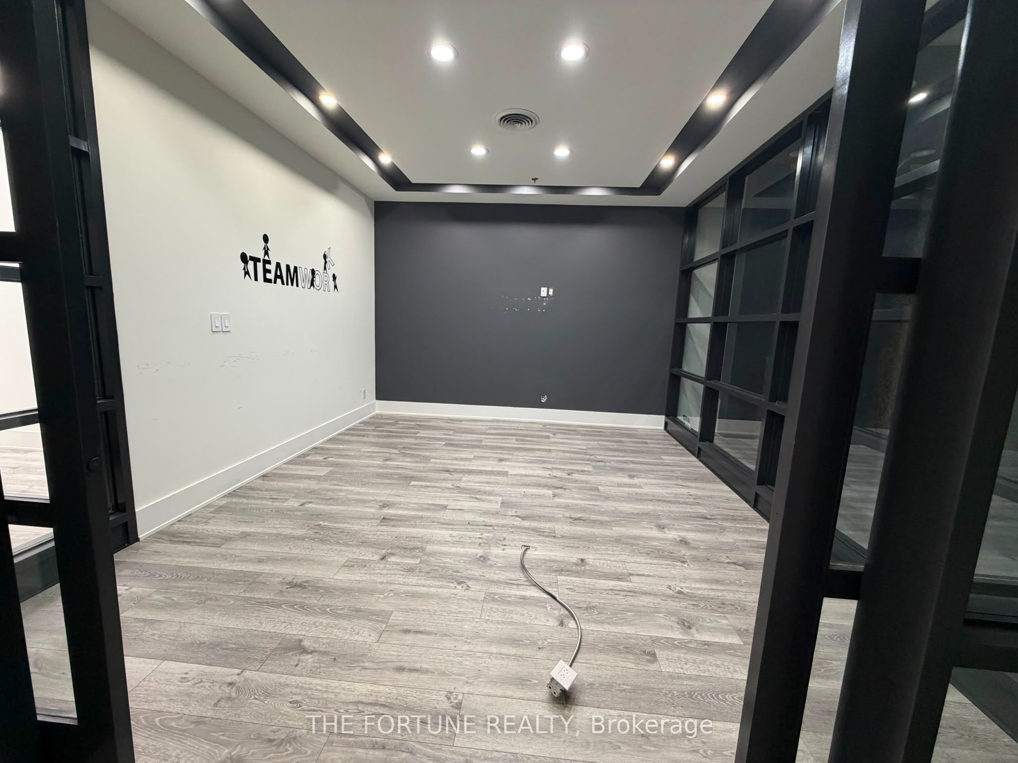 2260 Bovaird Drive E 122